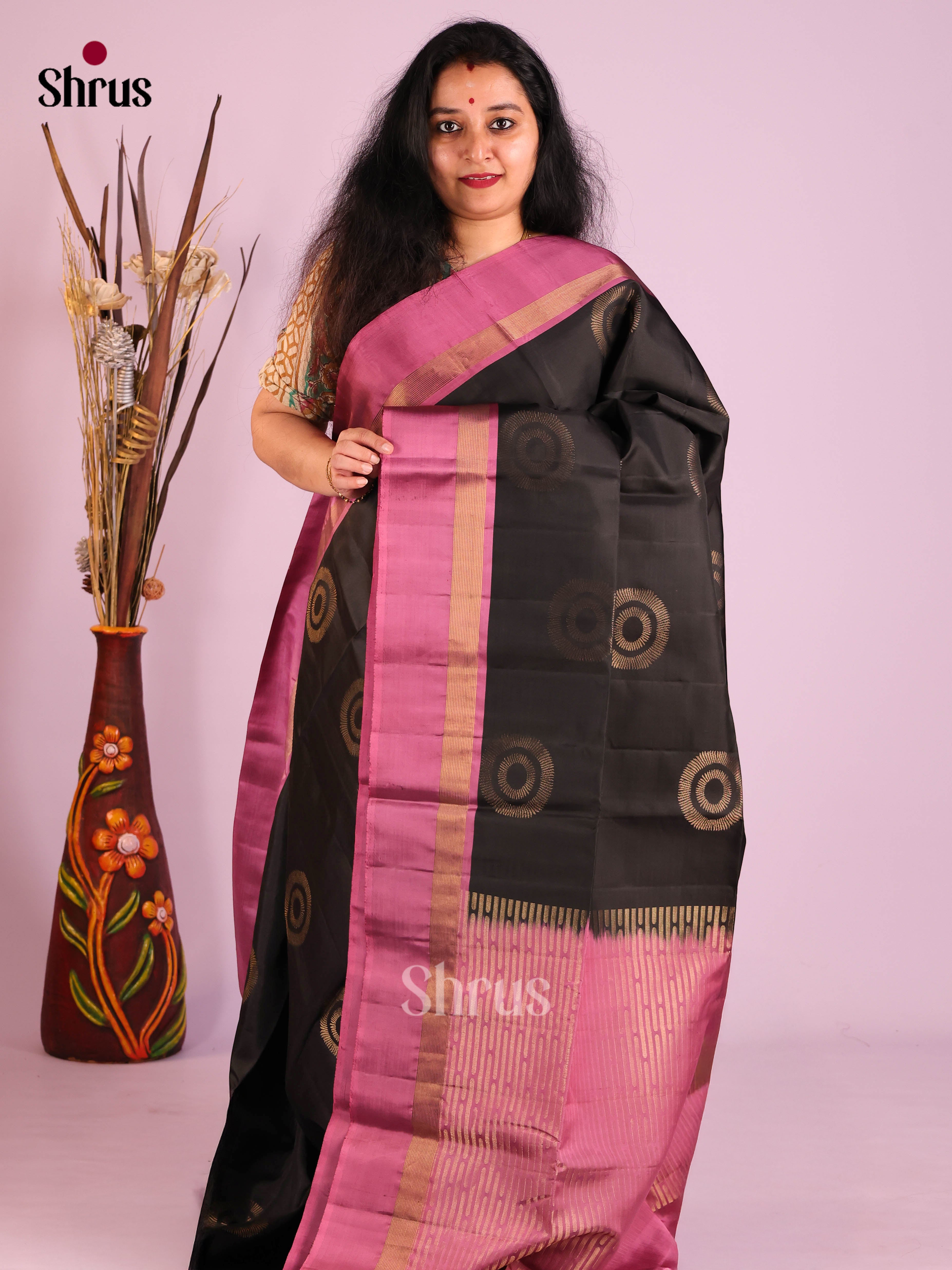 DIS25383 - Soft Silk (HR) Saree - Shop on Shrus.com