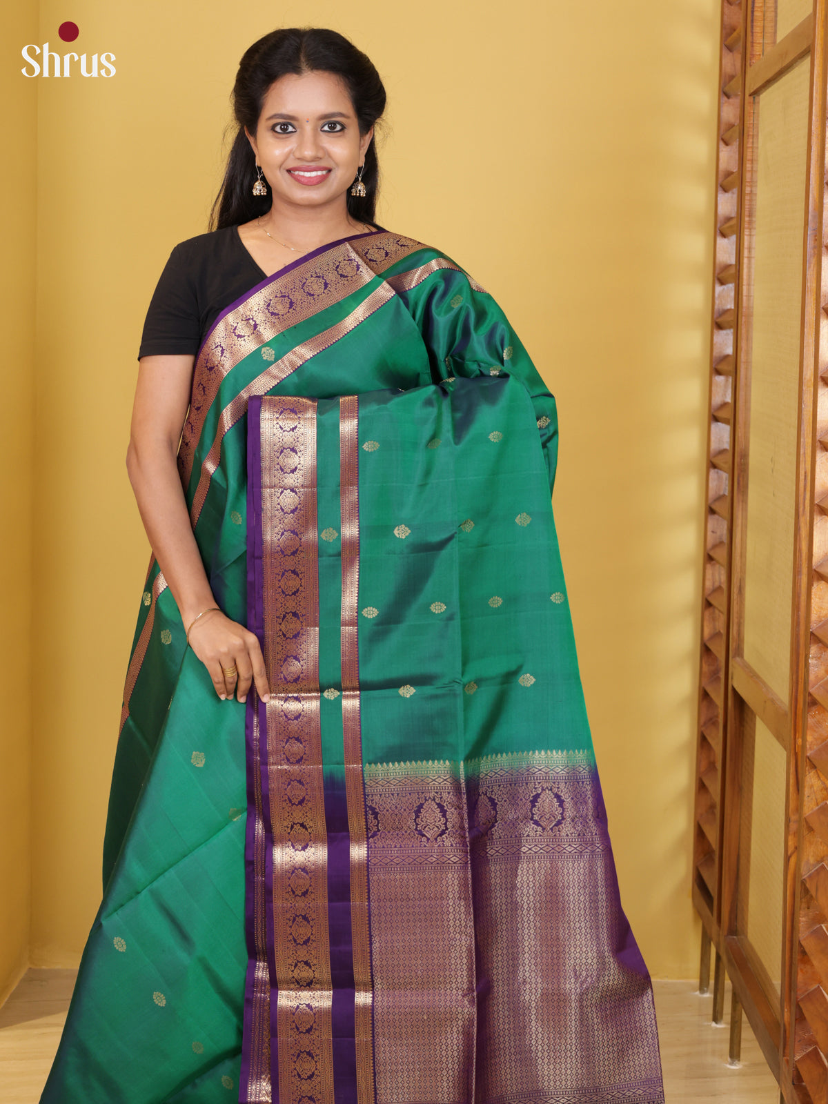 DIS26546 - Kanchipuram silk (HR) Saree - Shop on Shrus.com