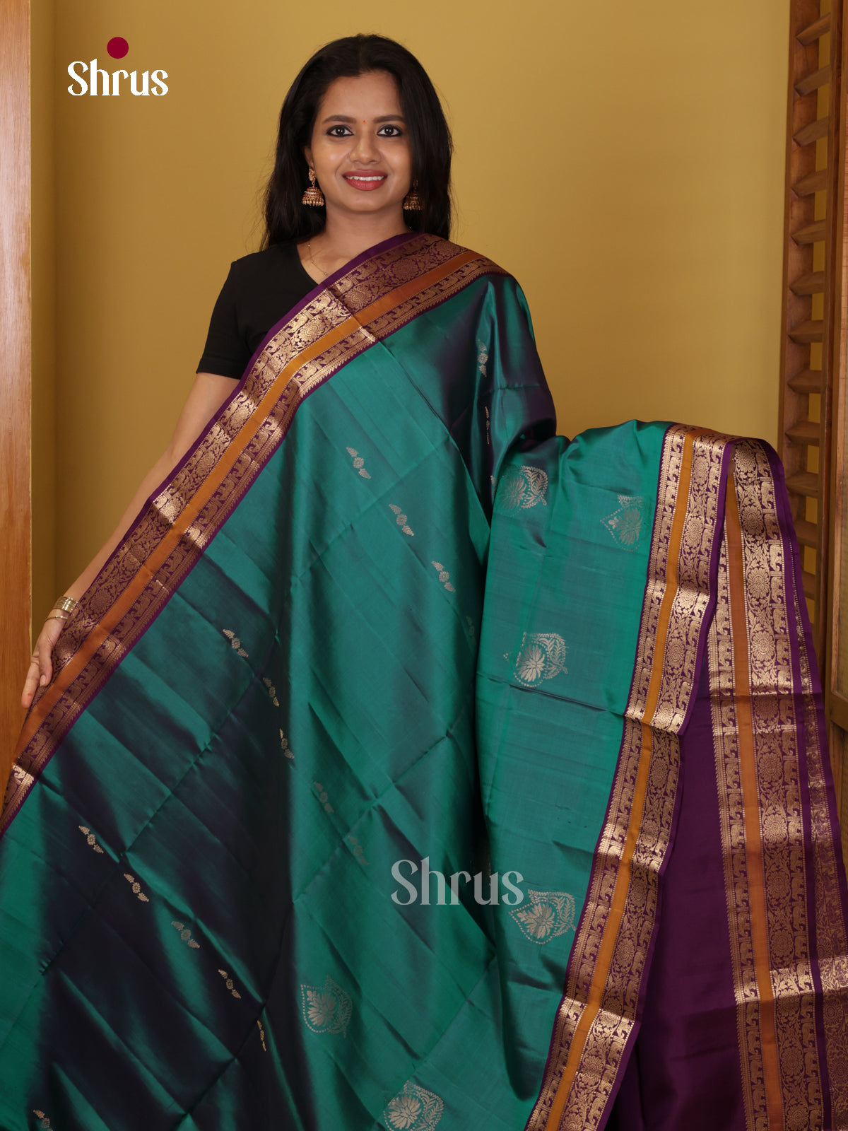 DIS26559 - Kanchipuram silk (HR) Saree - Shop on Shrus.com