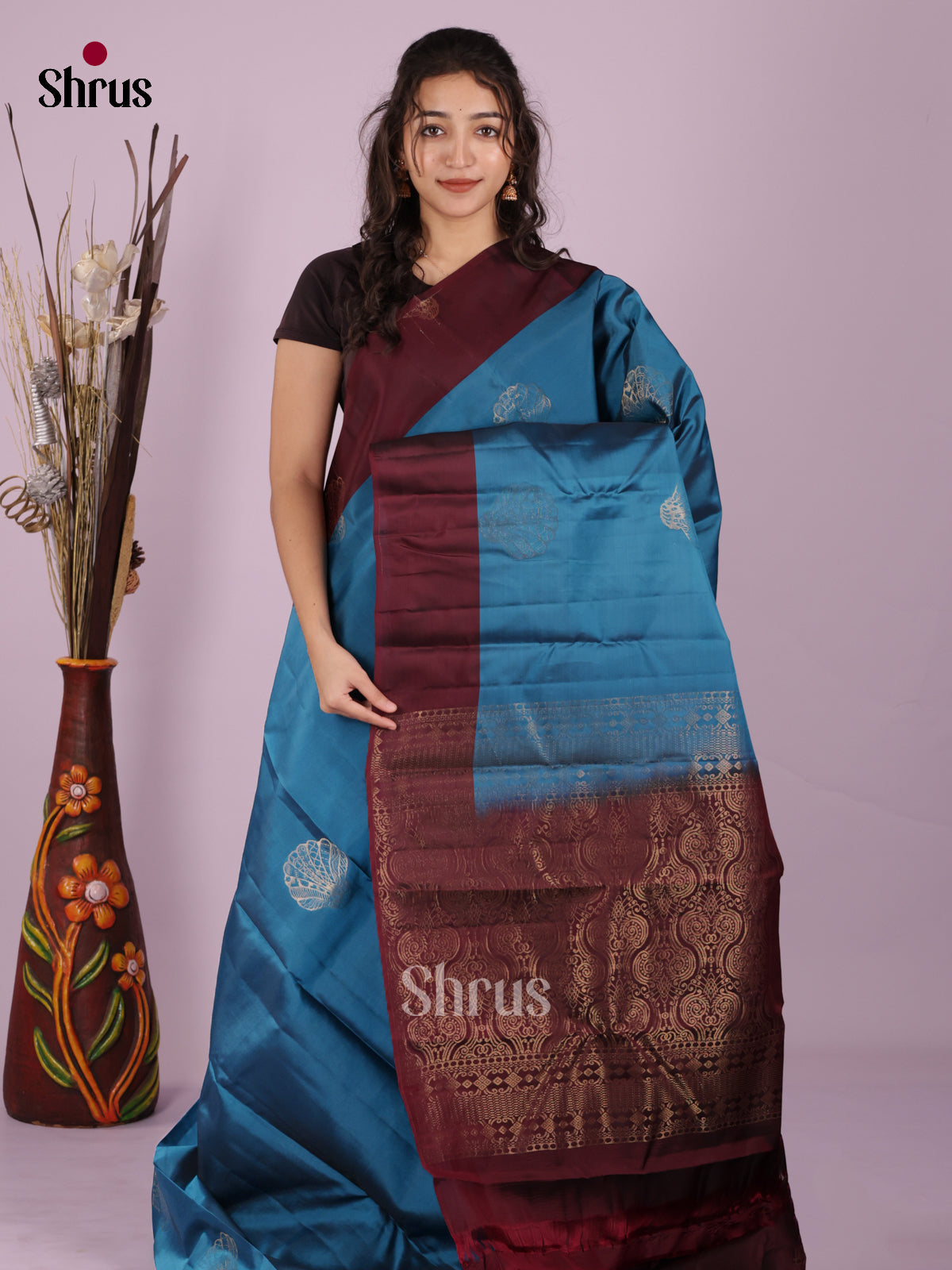 DIS26587 - Kanchipuram-halfpure Saree - Shop on Shrus.com