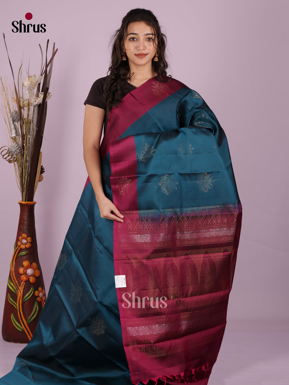 DIS26621 - Kanchipuram-halfpure Saree - Shop on Shrus.com