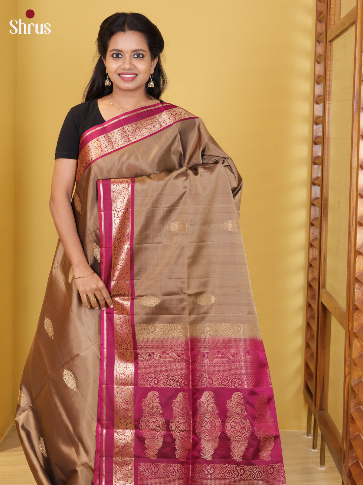 DIS26636 - Kanchipuram silk (HR) Saree - Shop on Shrus.com