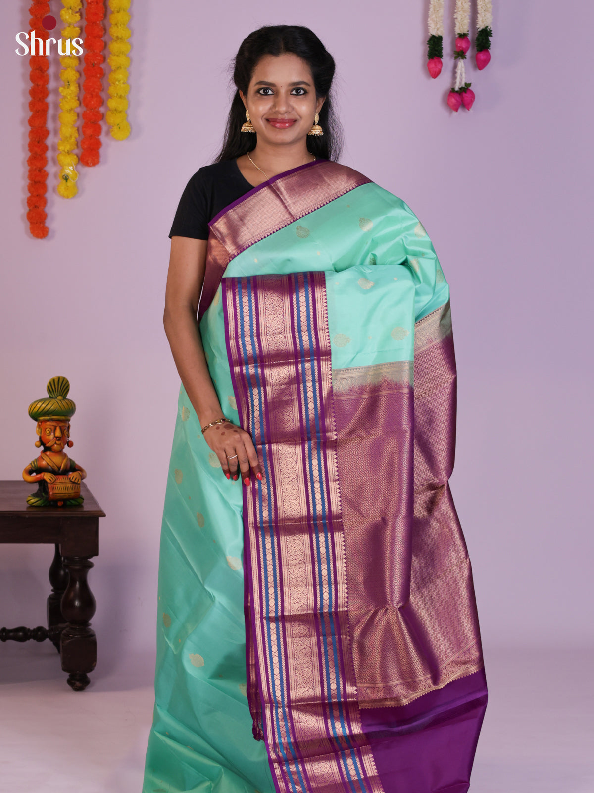 DIS27459 - Kanchipuram Butta design Saree - Shop on Shrus.com
