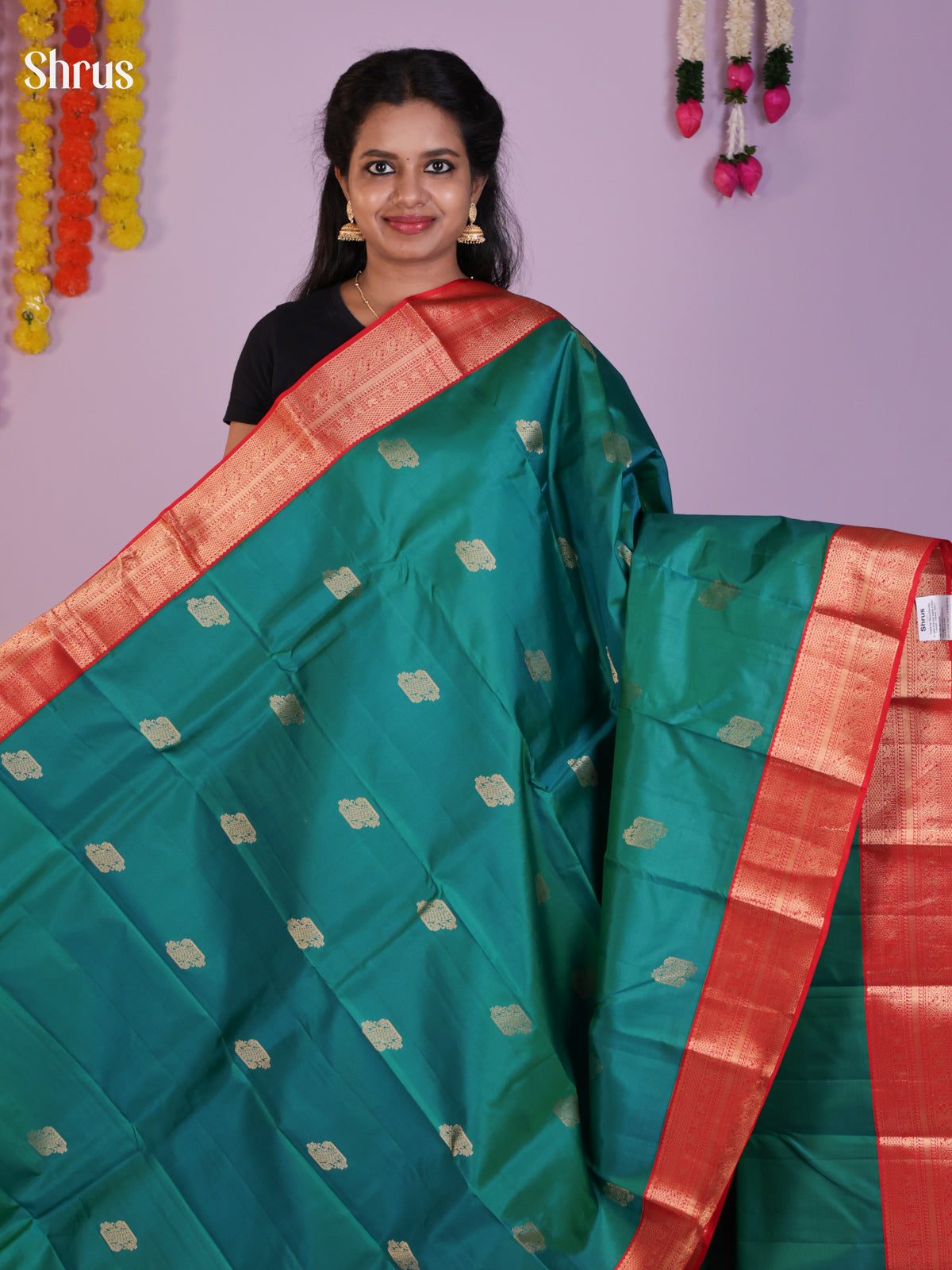 DIS27460 - Kanchipuram Butta design Saree - Shop on Shrus.com