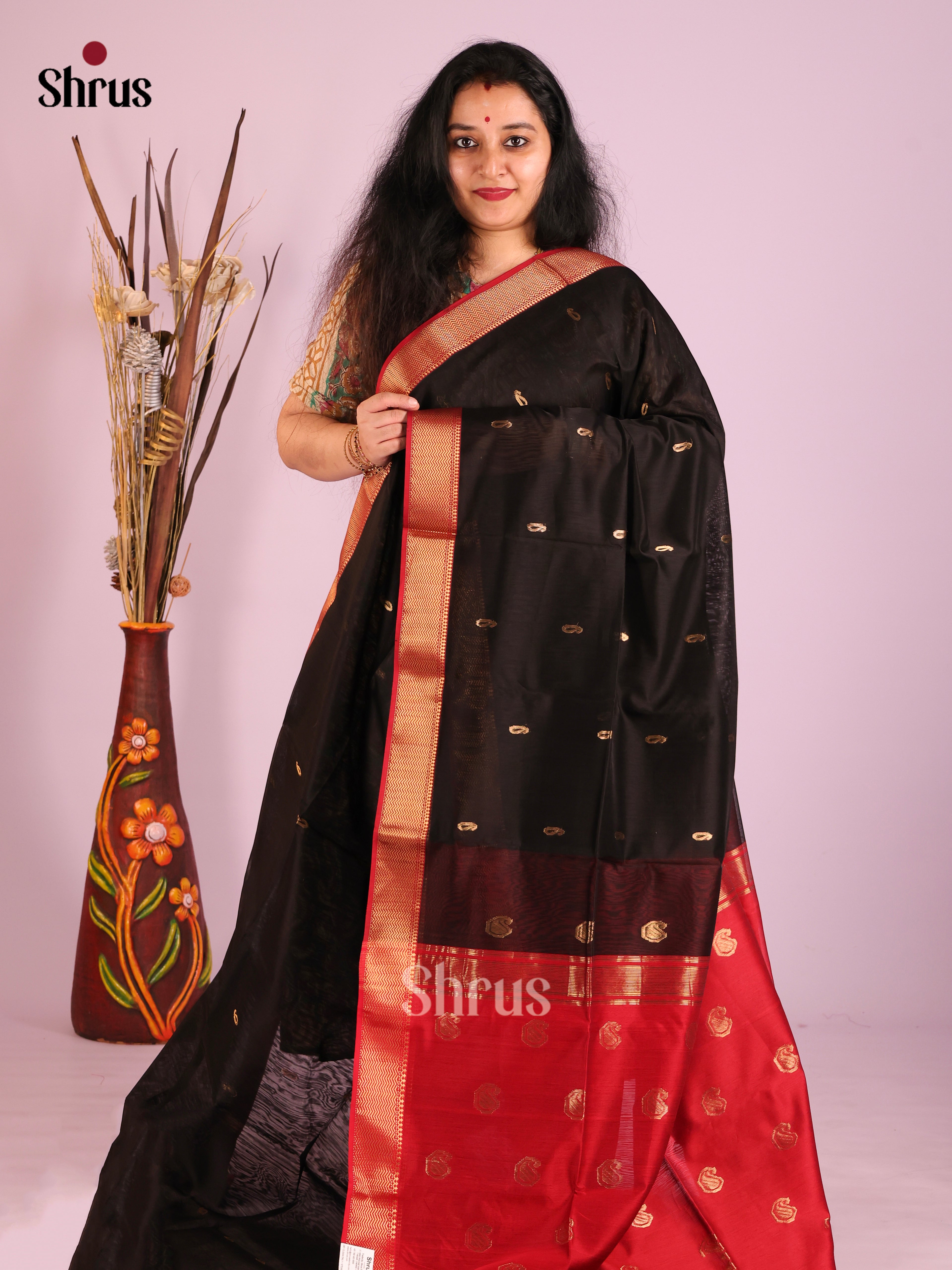 Black & Red- Maheshwari silkcotton Saree