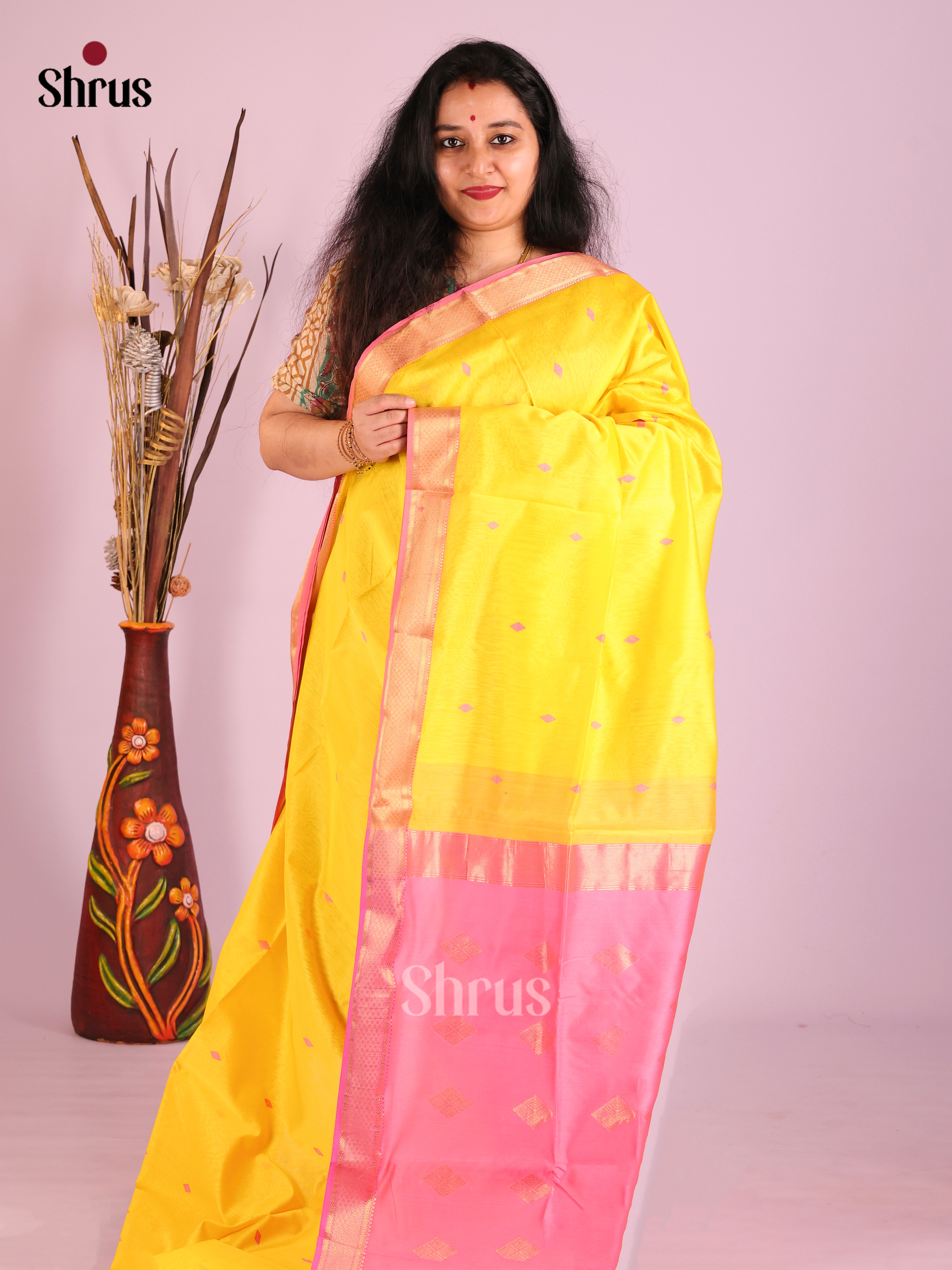 Graceful Yellow Maheshwari Silk Cotton Saree with Thread Buttas & Pink Zari Border