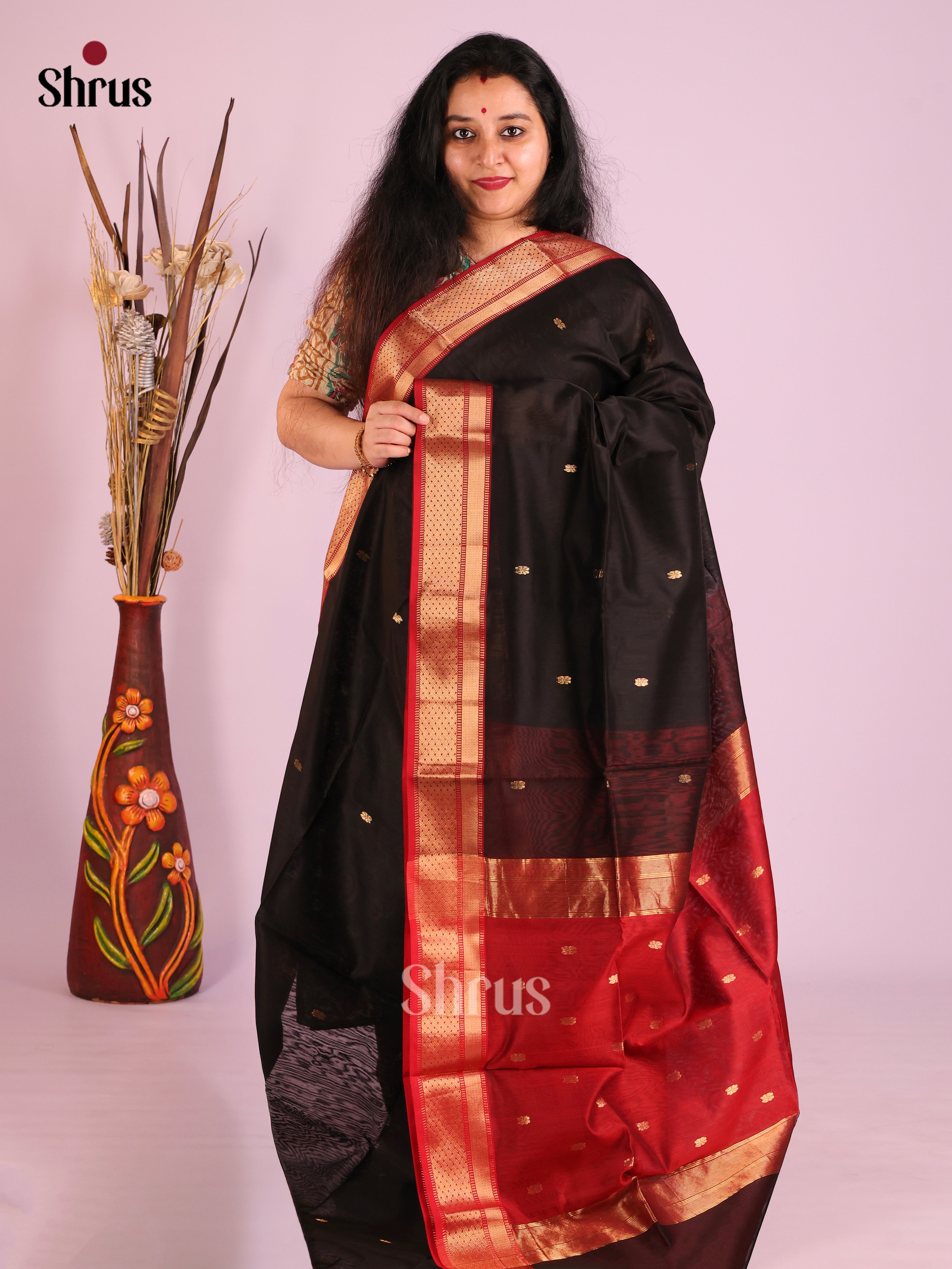 Black & Red- Maheshwari silkcotton Saree