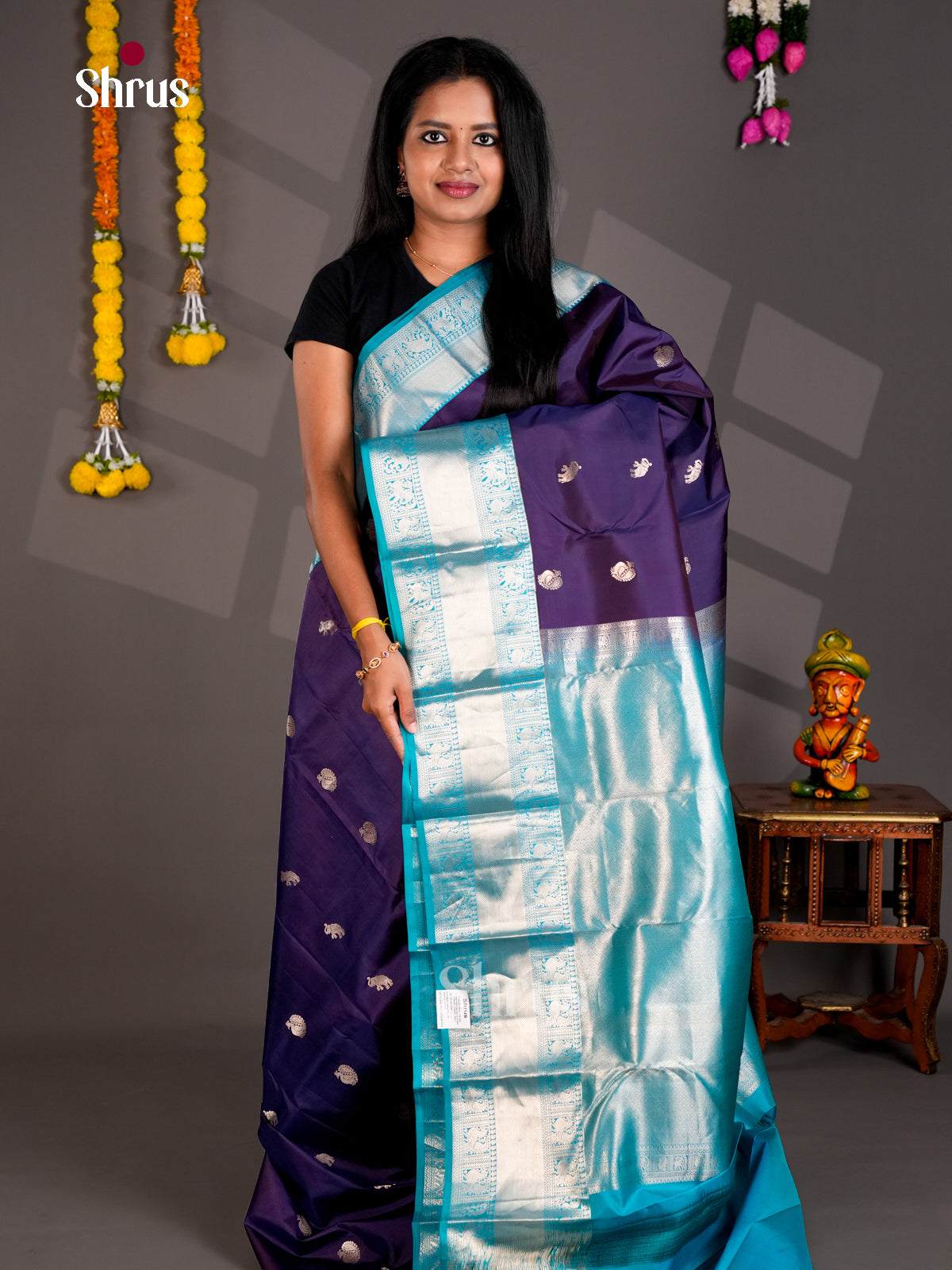 DIS30189 - Kanchipuram silk (HR) Saree - Shop on Shrus.com