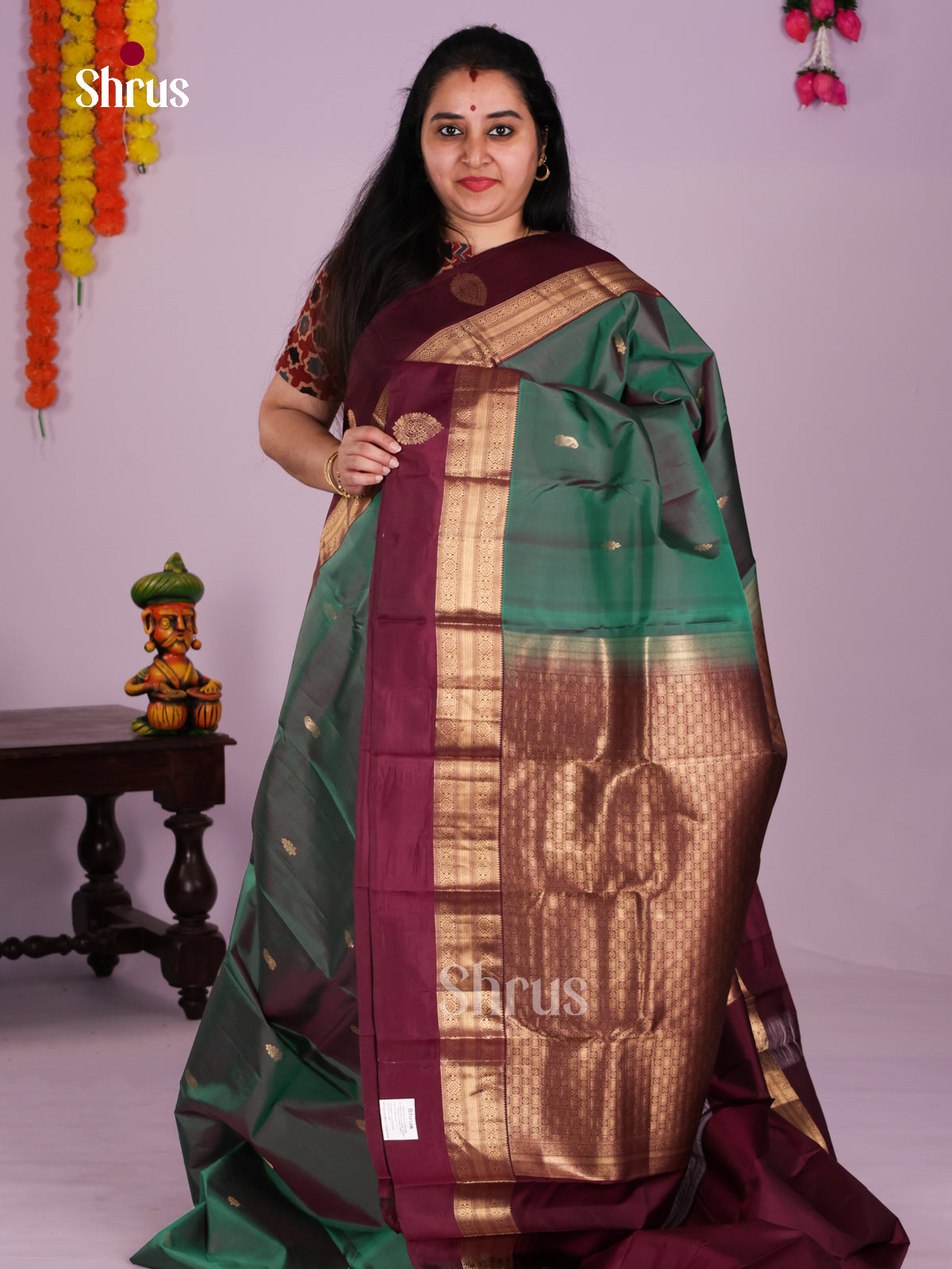 DIS30198 - Kanchipuram silk (HR) Saree - Shop on Shrus.com