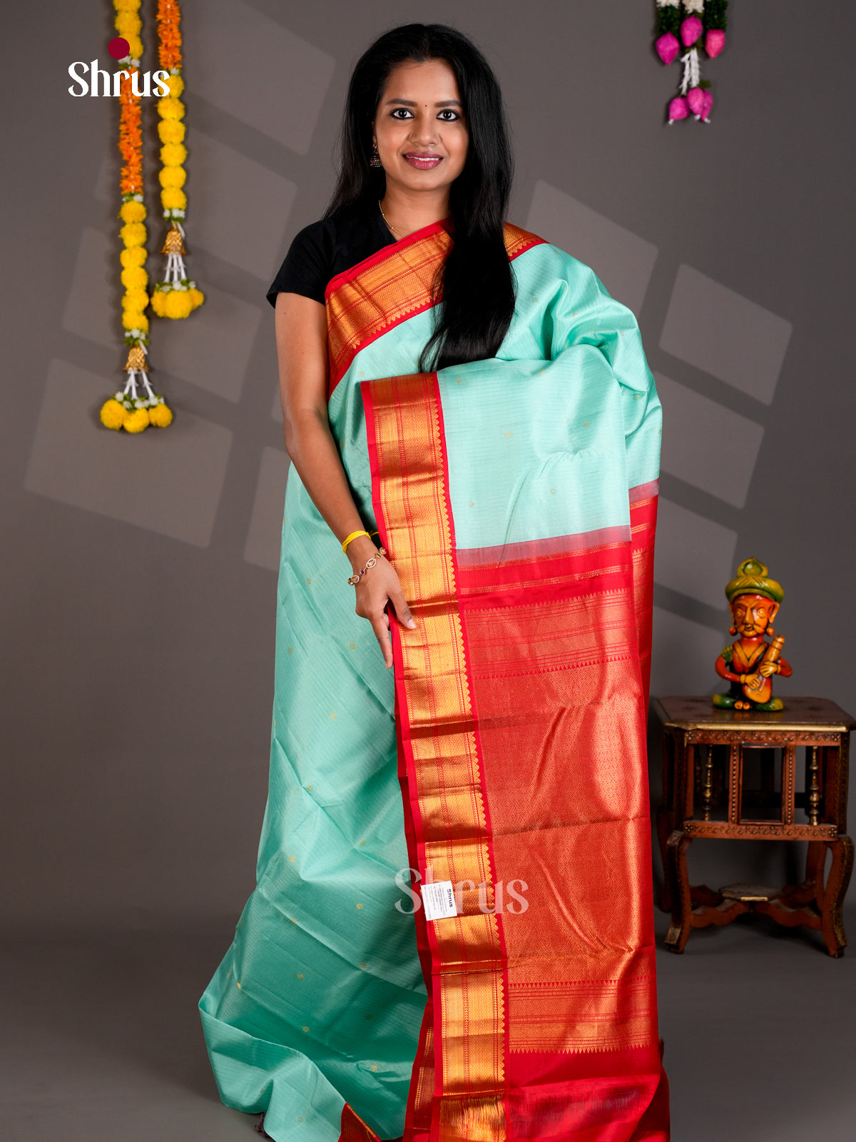 DIS30218 - Kanchipuram silk (HR) Saree - Shop on Shrus.com