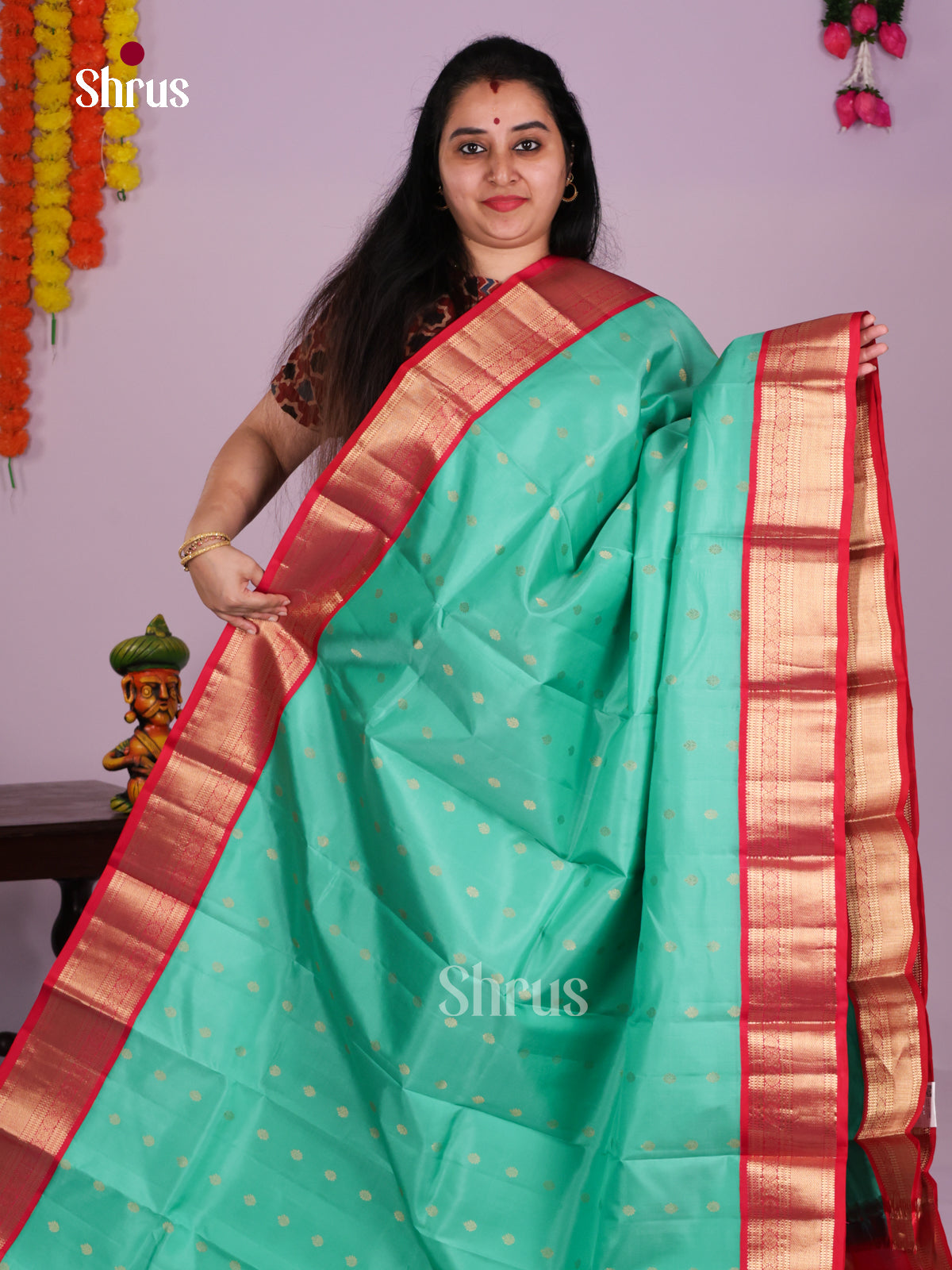 DIS30255 - Kanchipuram silk (HR) Saree - Shop on Shrus.com