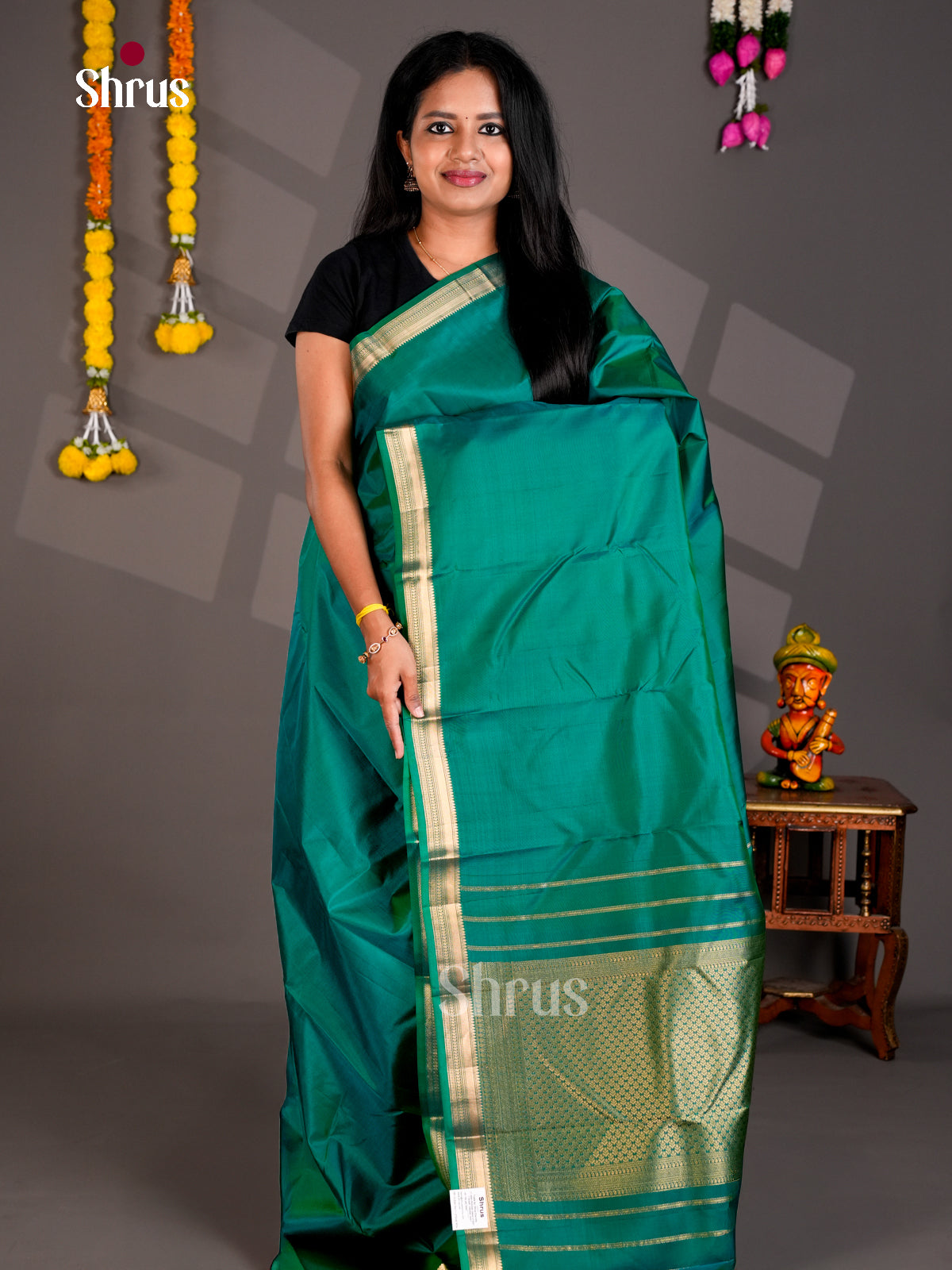 DIS30265 - Kanchipuram silk (HR) Saree - Shop on Shrus.com