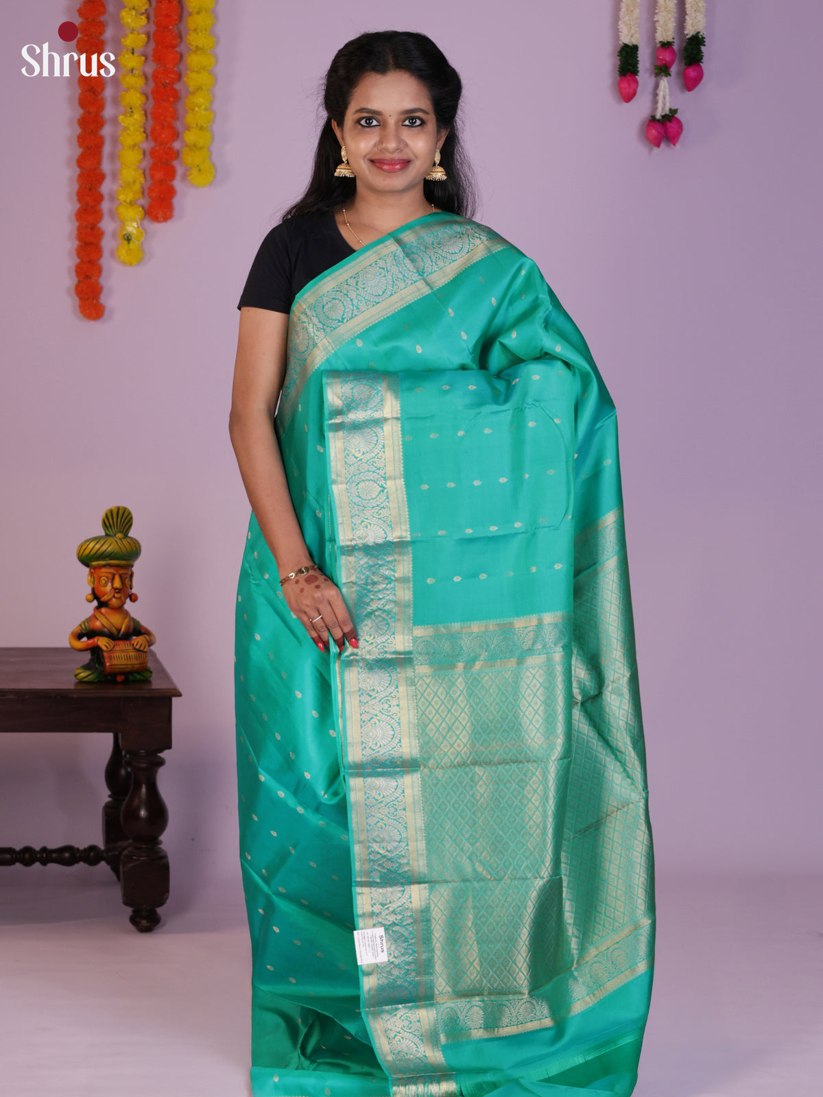 DIS30289 - Kanchipuram silk (HR) Saree - Shop on Shrus.com