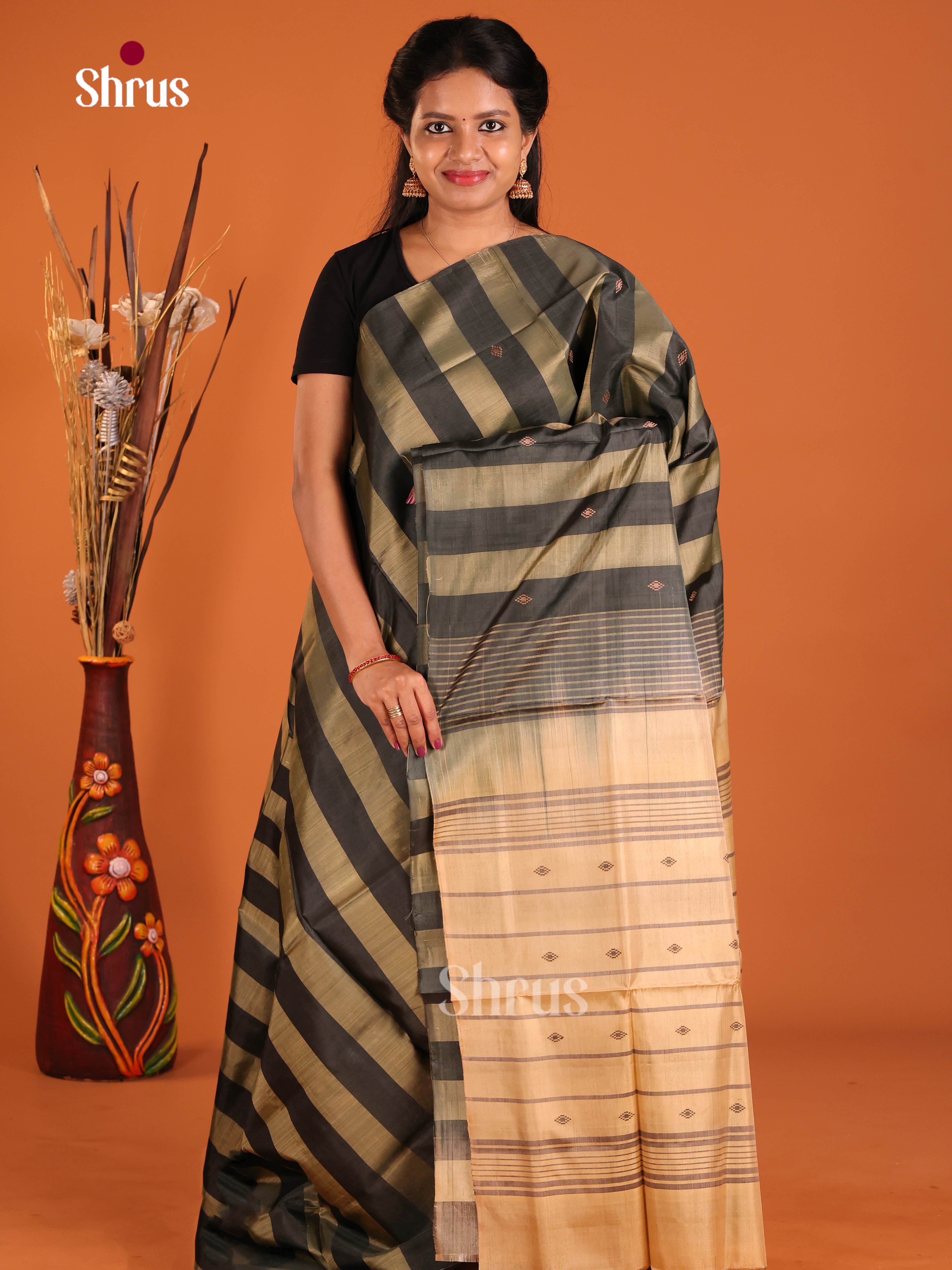 Black & Beige - Banana Pith without blouse Saree - Shop on Shrus.com