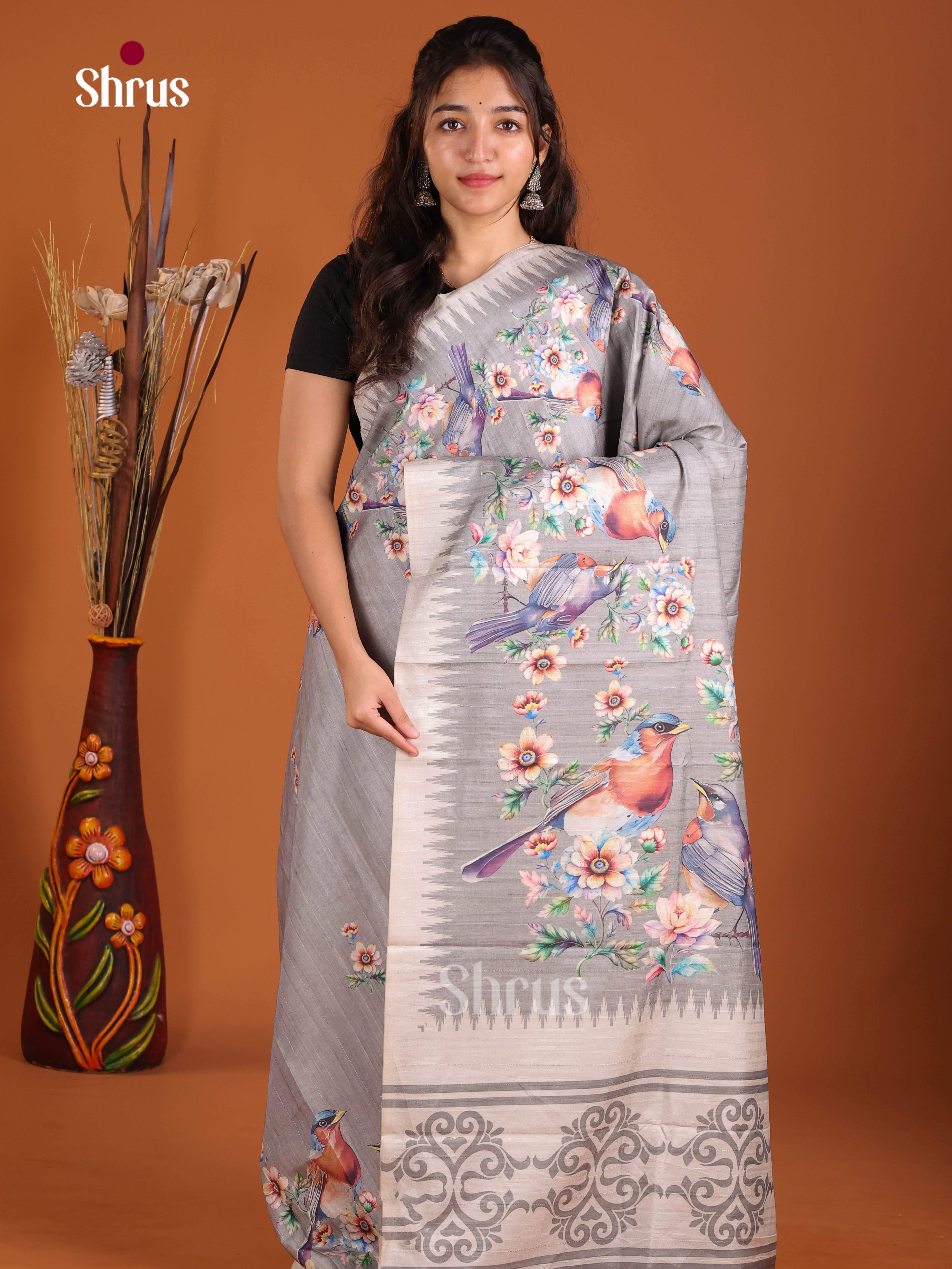 DIS30776 - Semi matka Saree