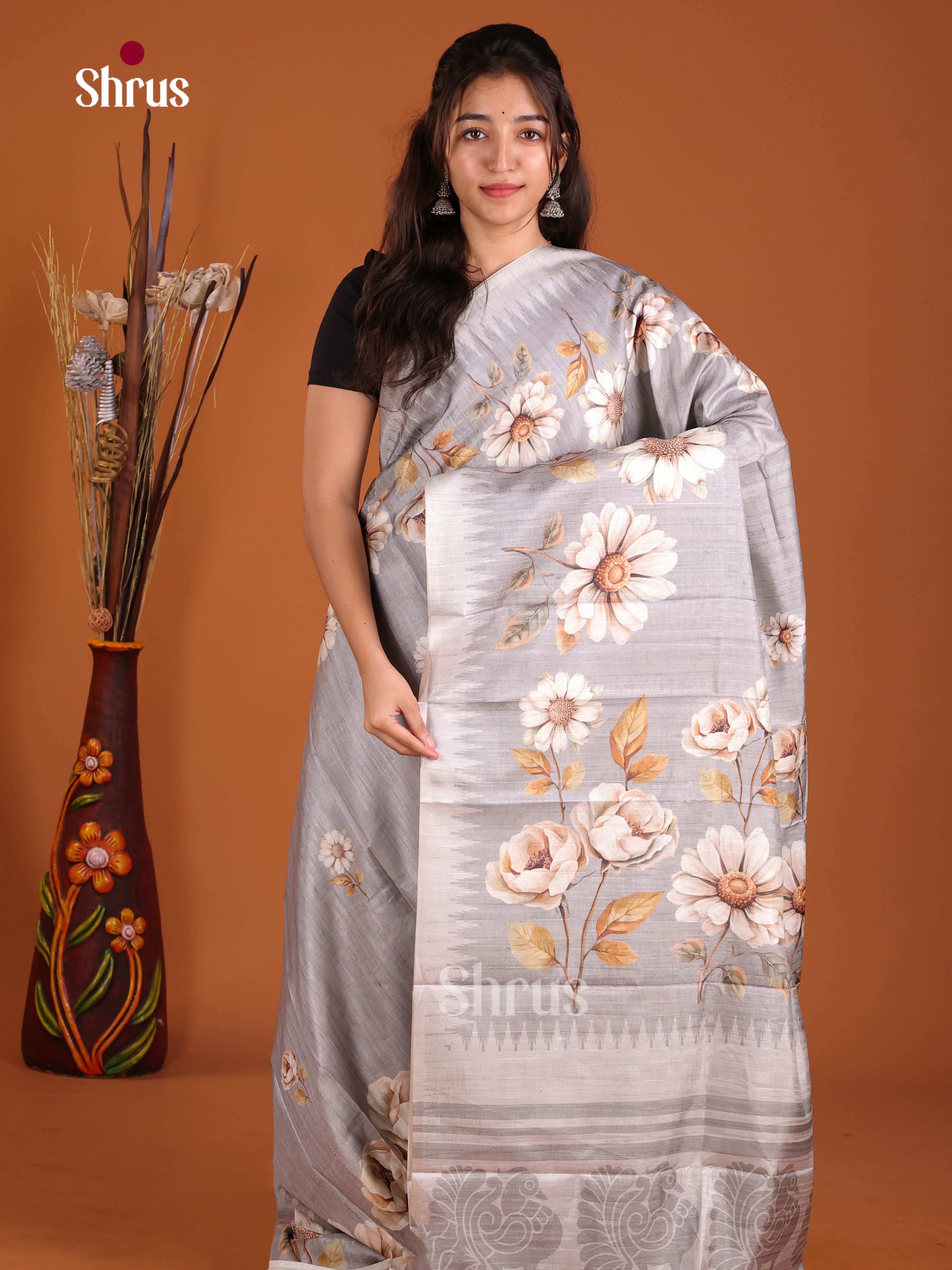DIS30790 - Semi matka Saree