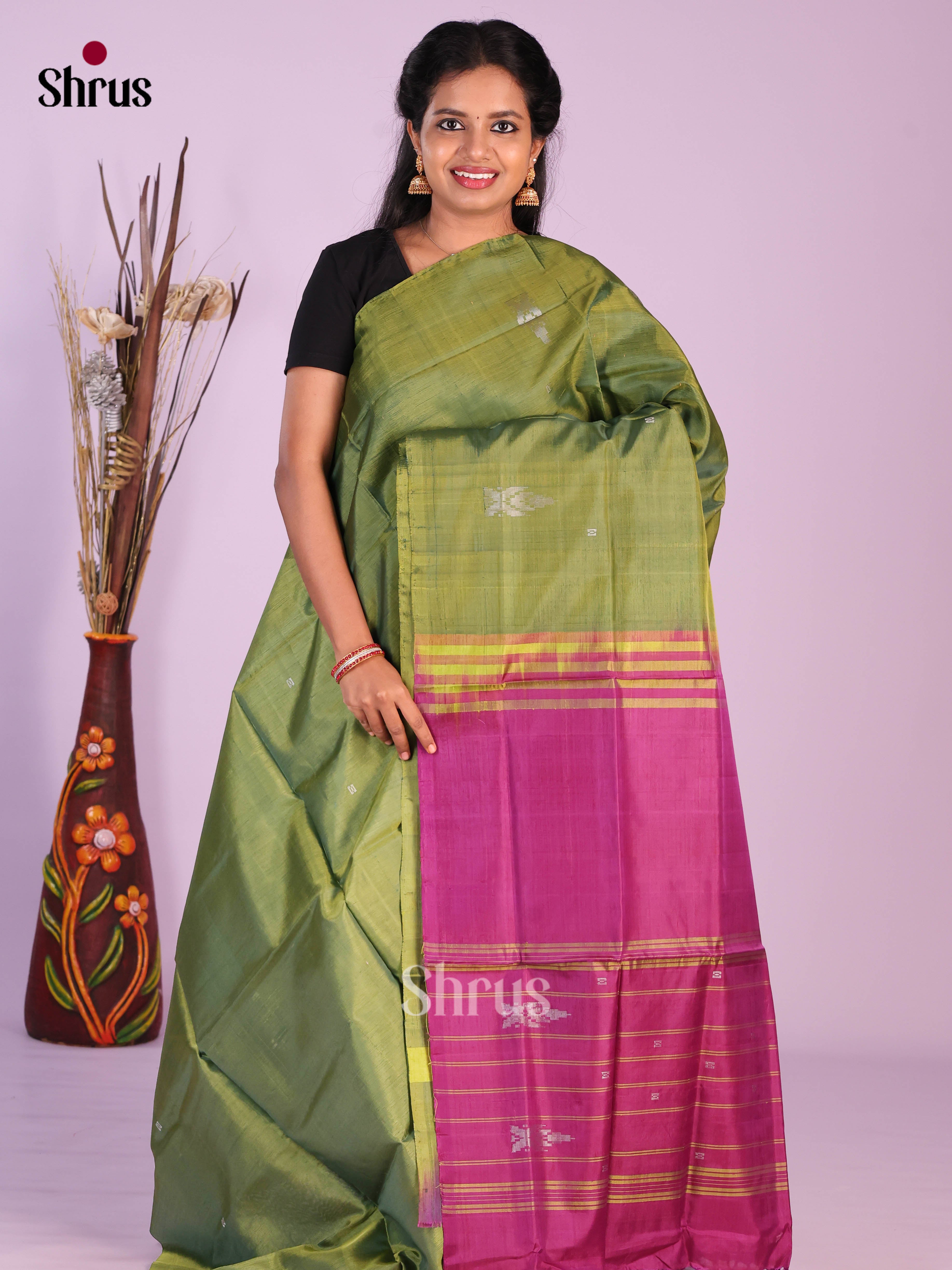DJS07042 - Banana Pith without blouse Saree - Shop on Shrus.com