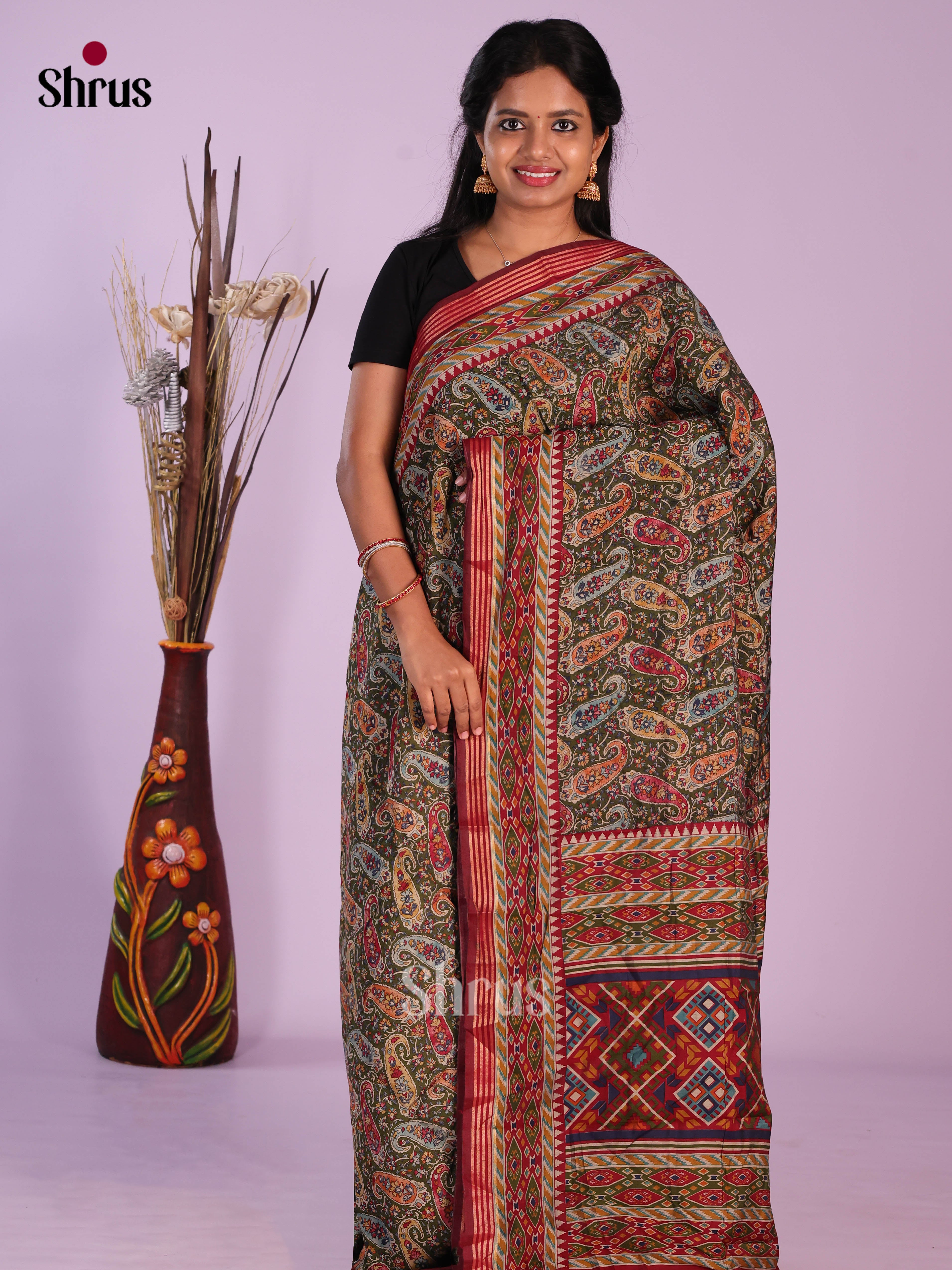 Green & Red - Art Modal Saree