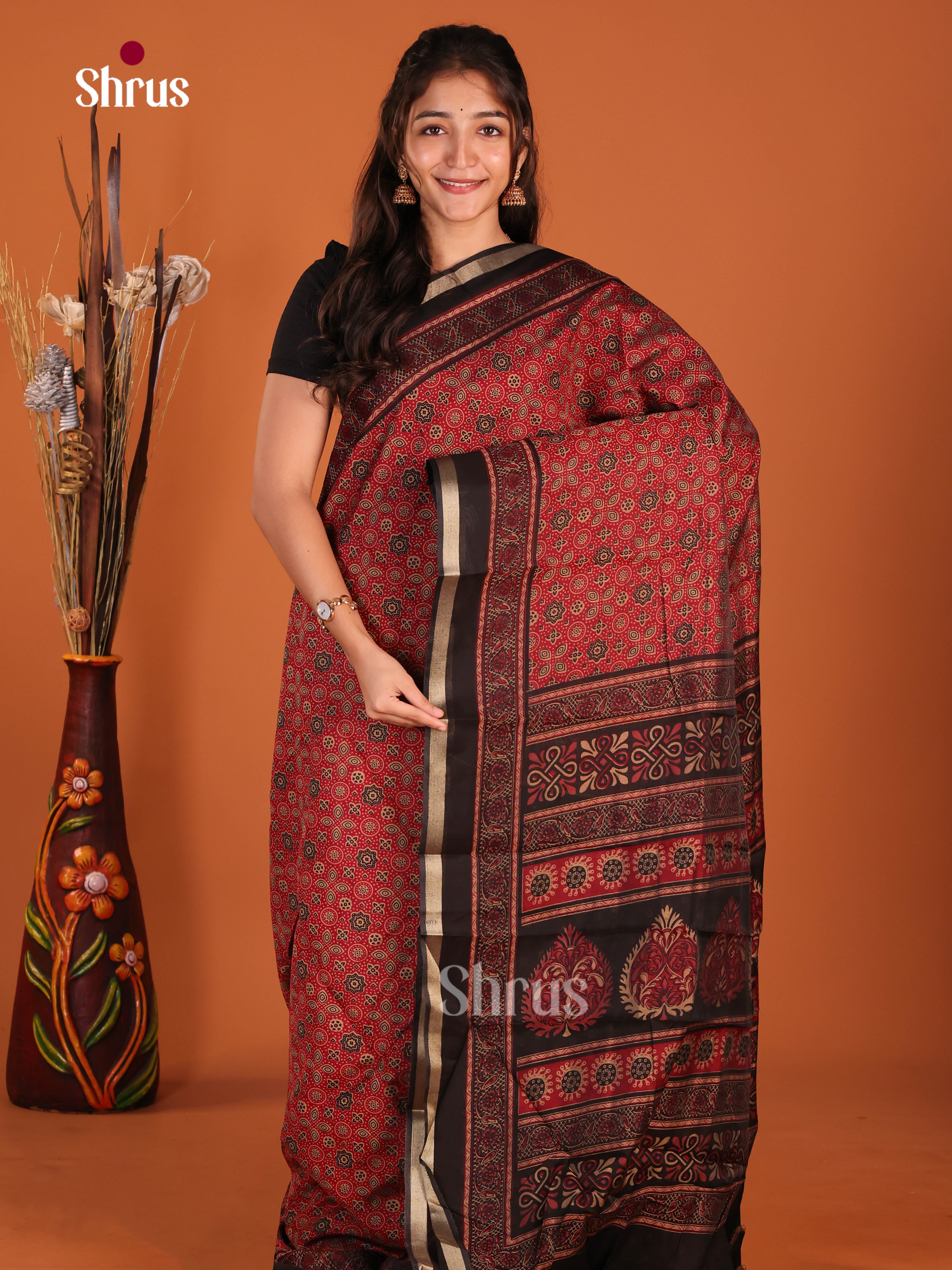 Red & Black- Art Modal Saree