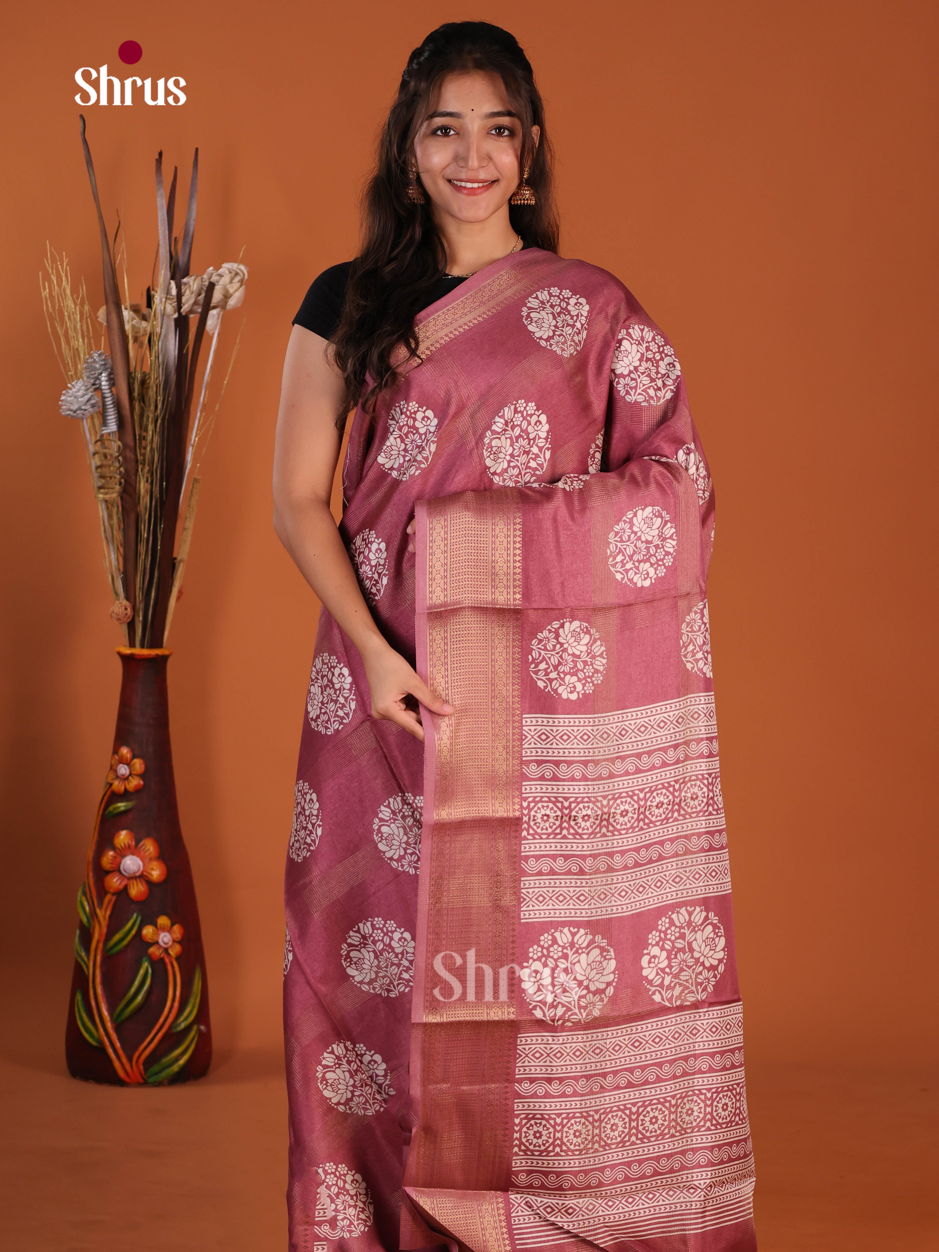 Arakku - Semi Crepe Saree