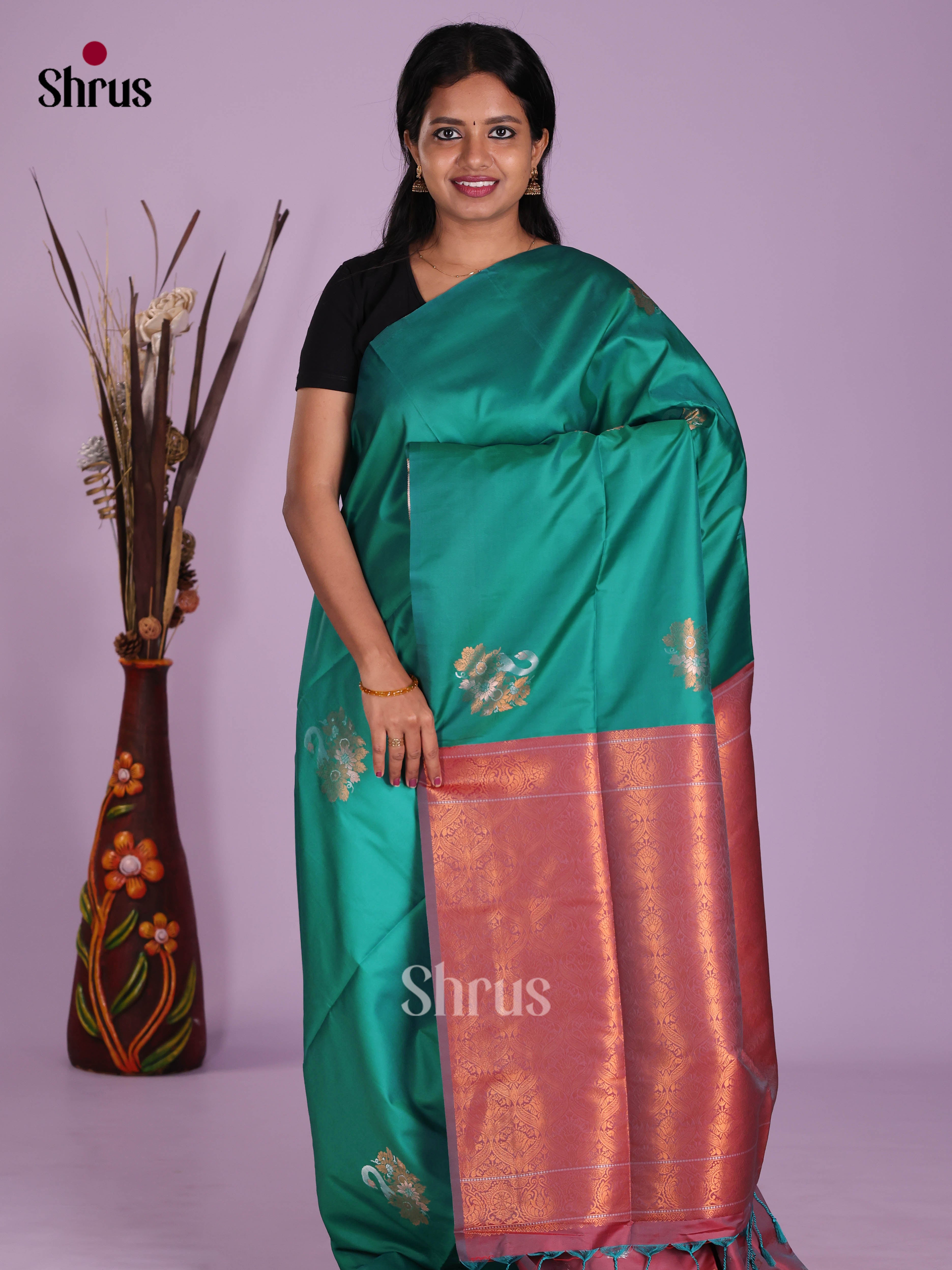 Green & Maroon- Semi Softsilk Saree