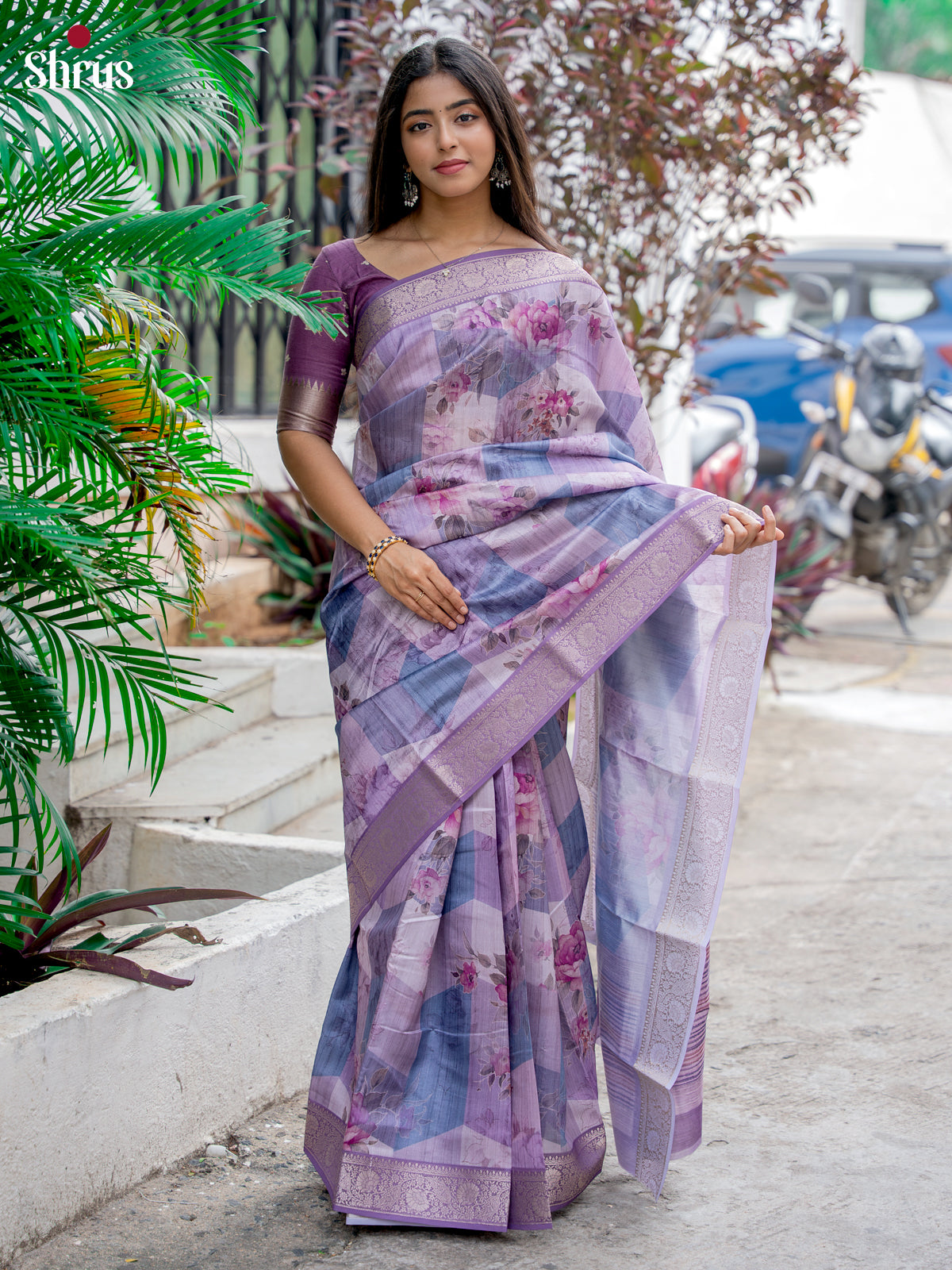 DJS30077 - Semi Dola silk Saree