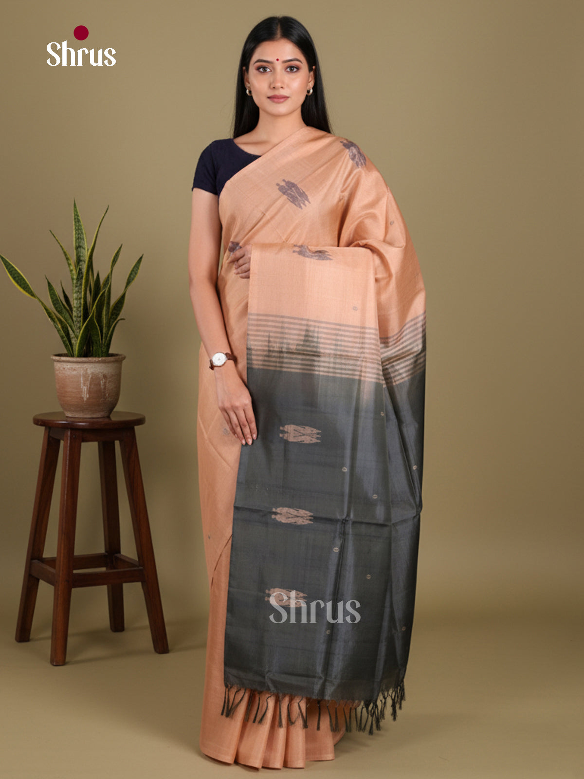 Peach & Black - Banana Pith without blouse Saree