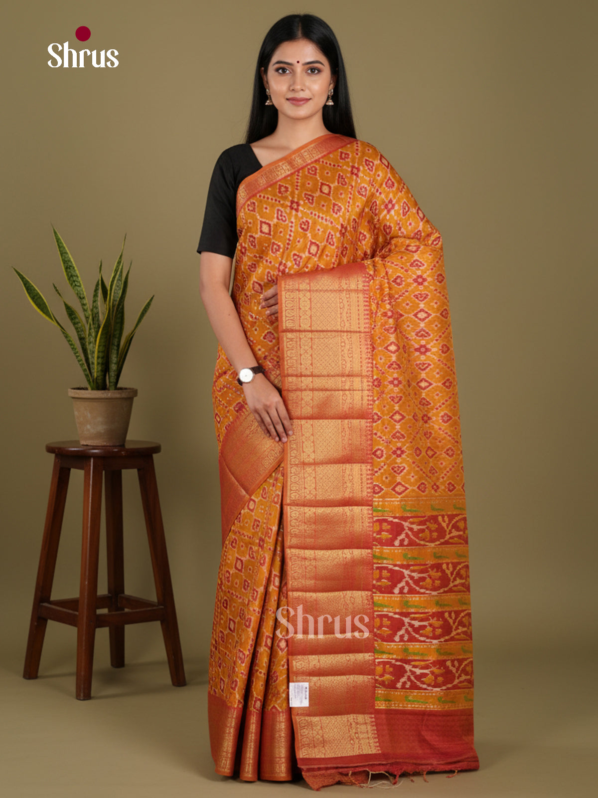 DKS21096 - Semi Patola Saree