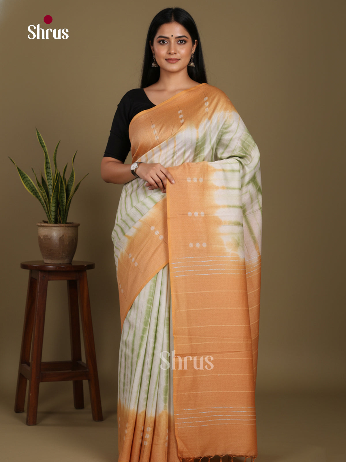 Cream & Peach - Shibori Saree