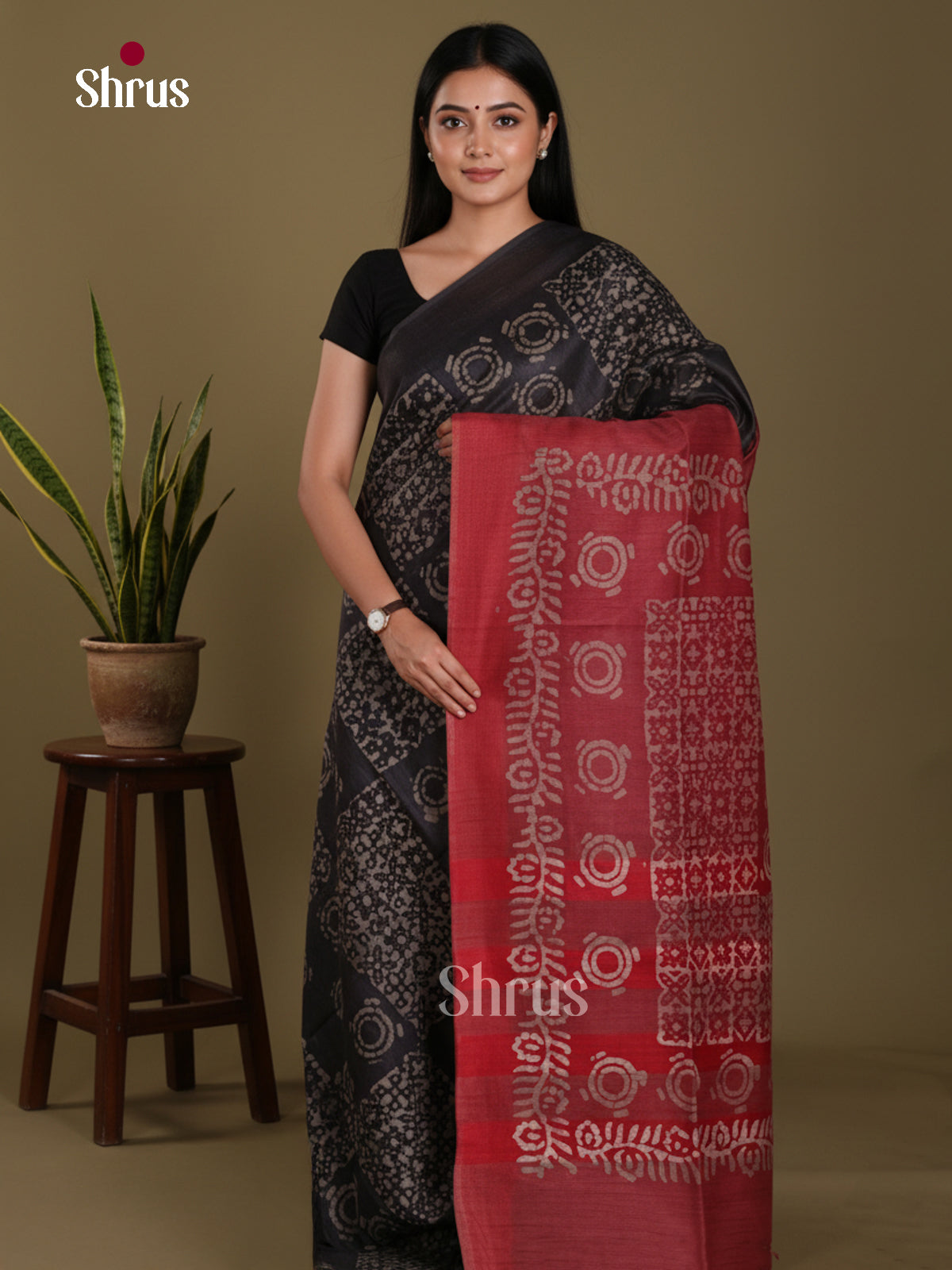 Black & Red - Bhatik Saree