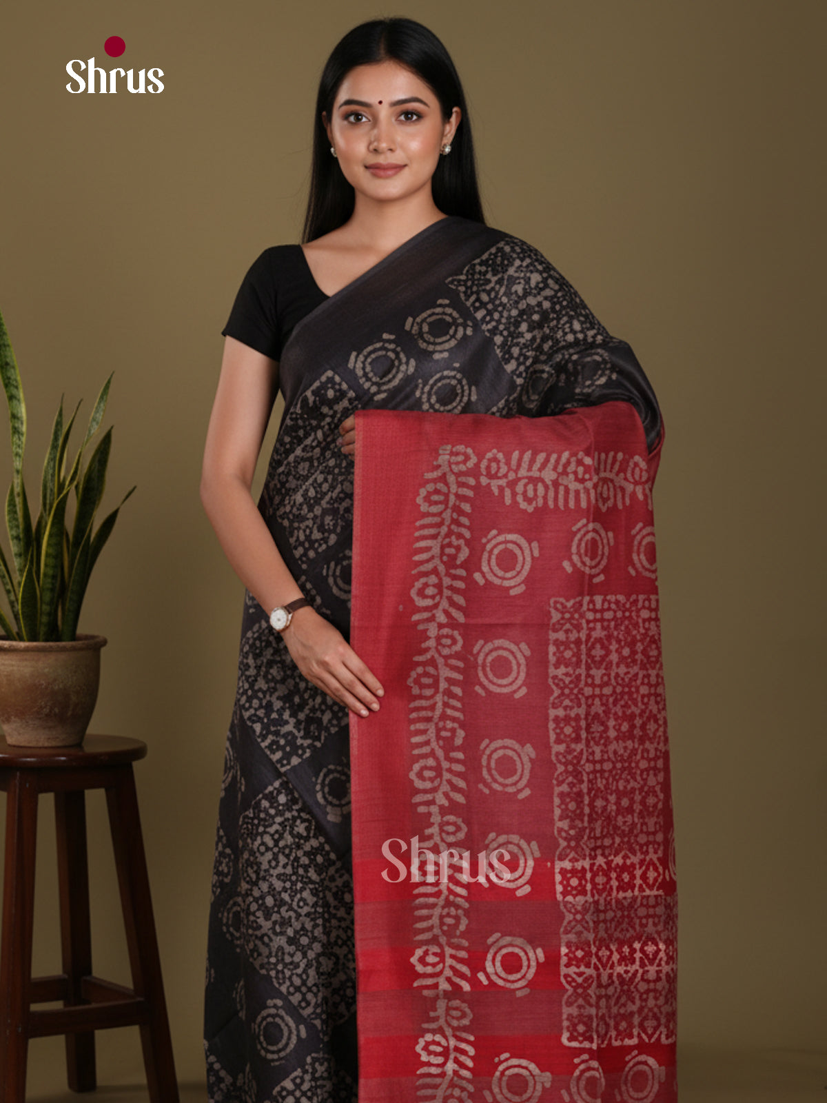 Black & Red - Bhatik Saree