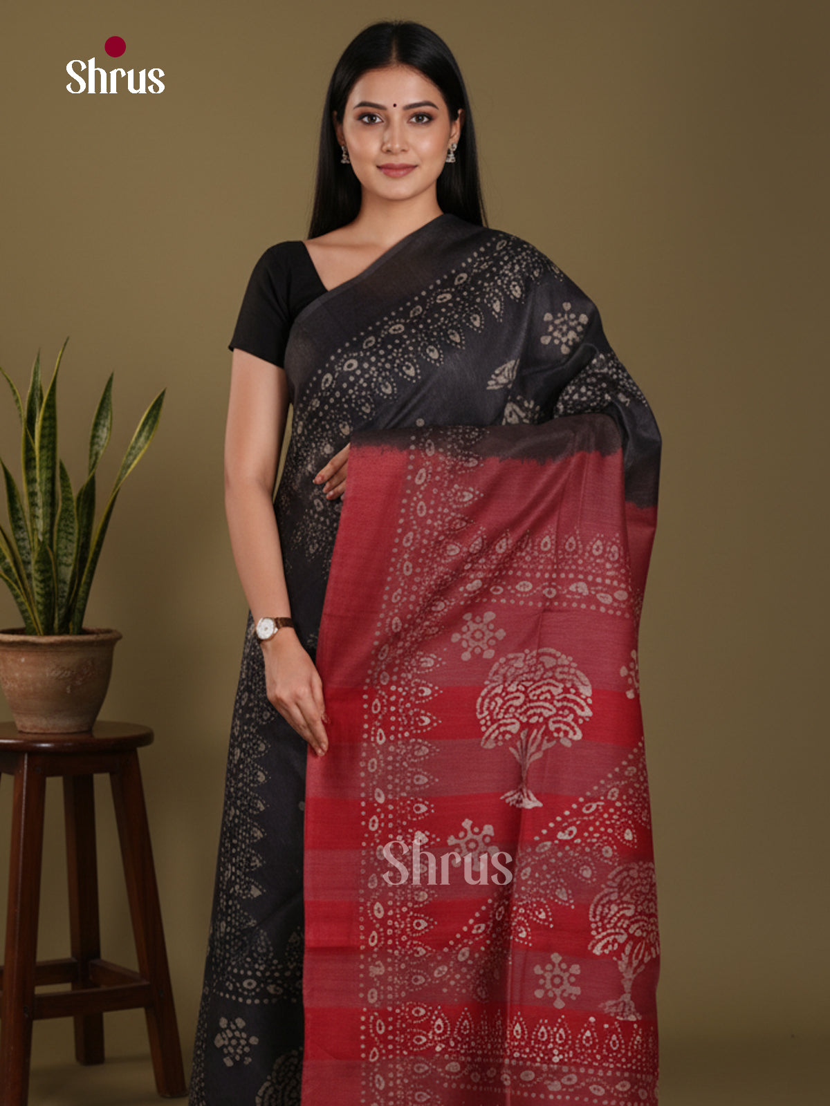 Black & Red - Bhatik Saree