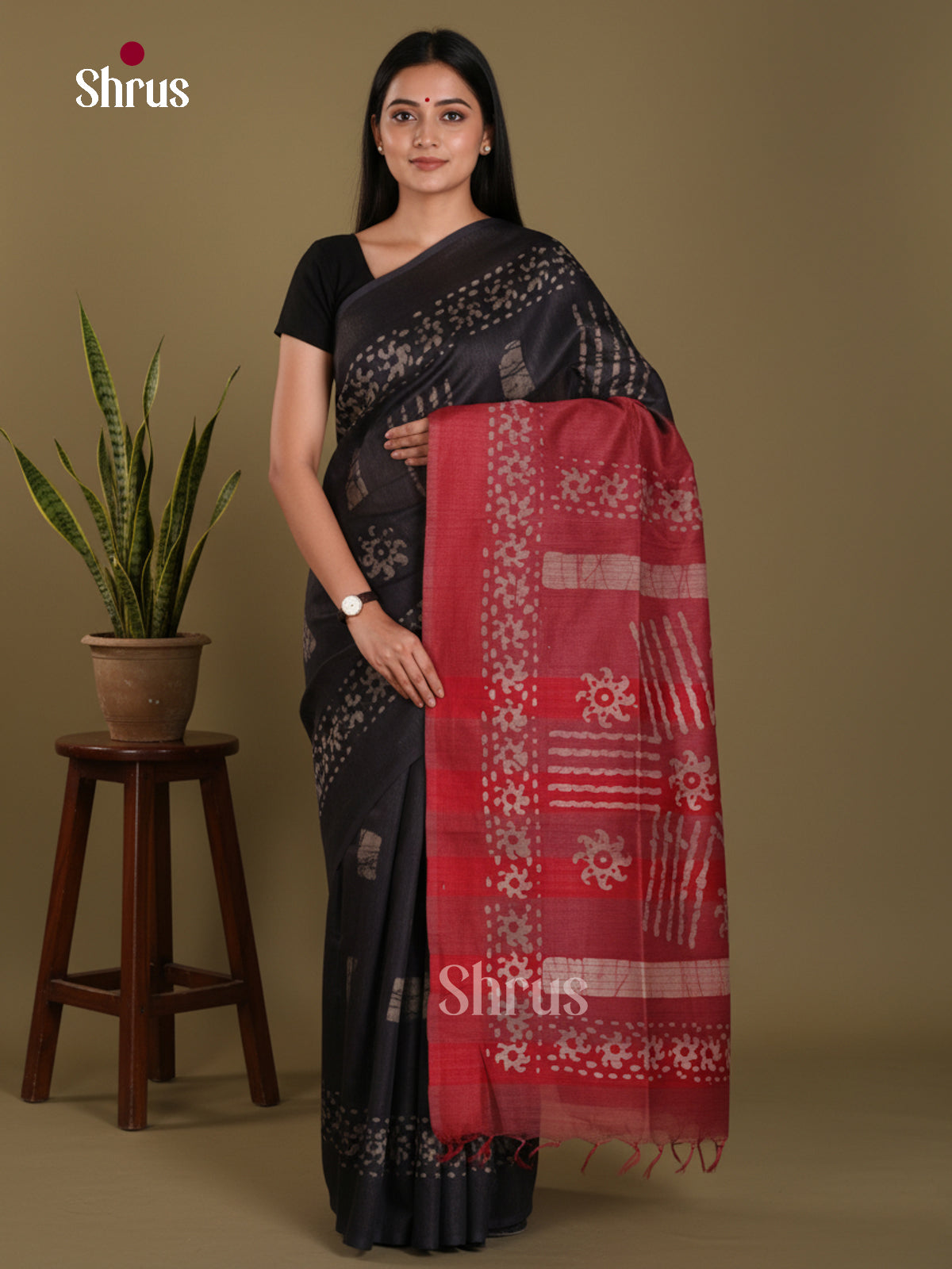 Black & Red - Bhatik Saree