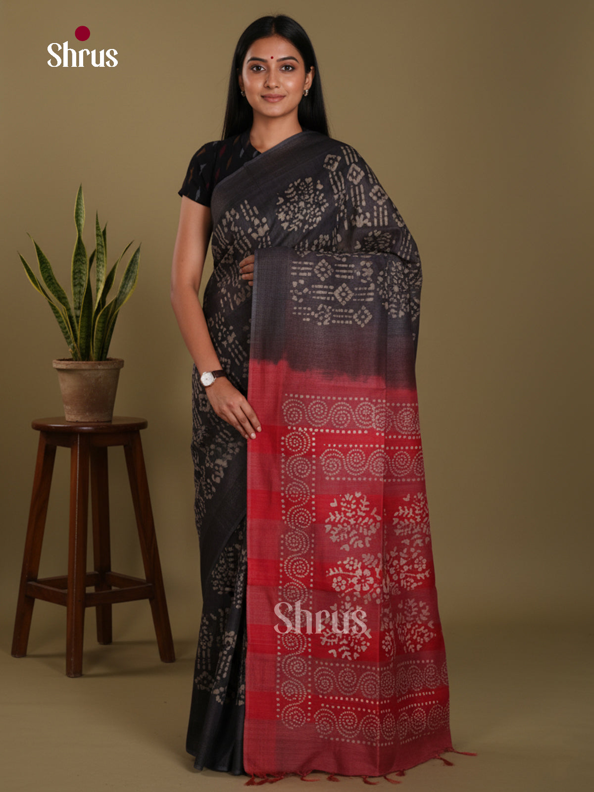 Black & Red - Bhatik Saree
