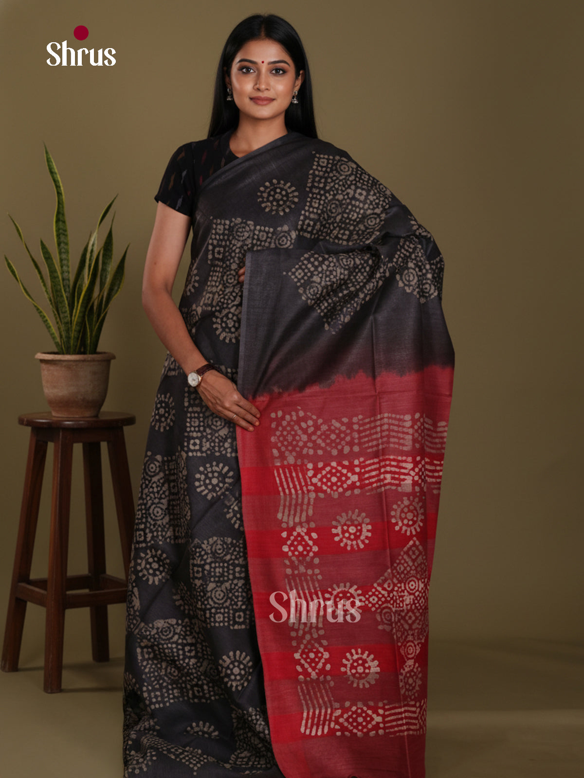 black & Red - Bhatik Saree