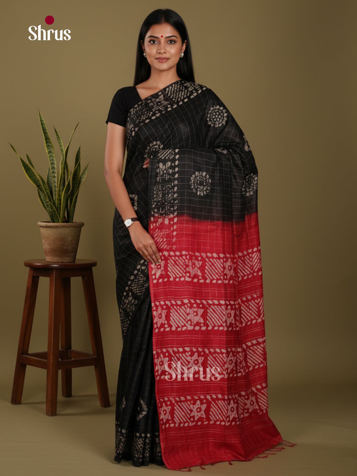 Black & Red - Bhatik Saree