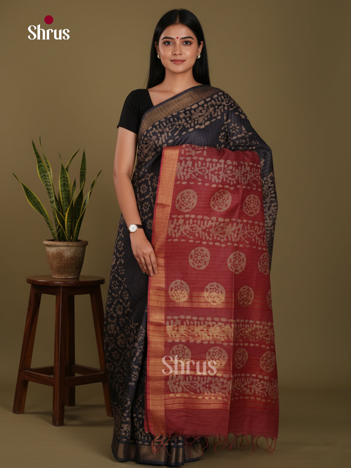 Black & Red - Bhatik Saree