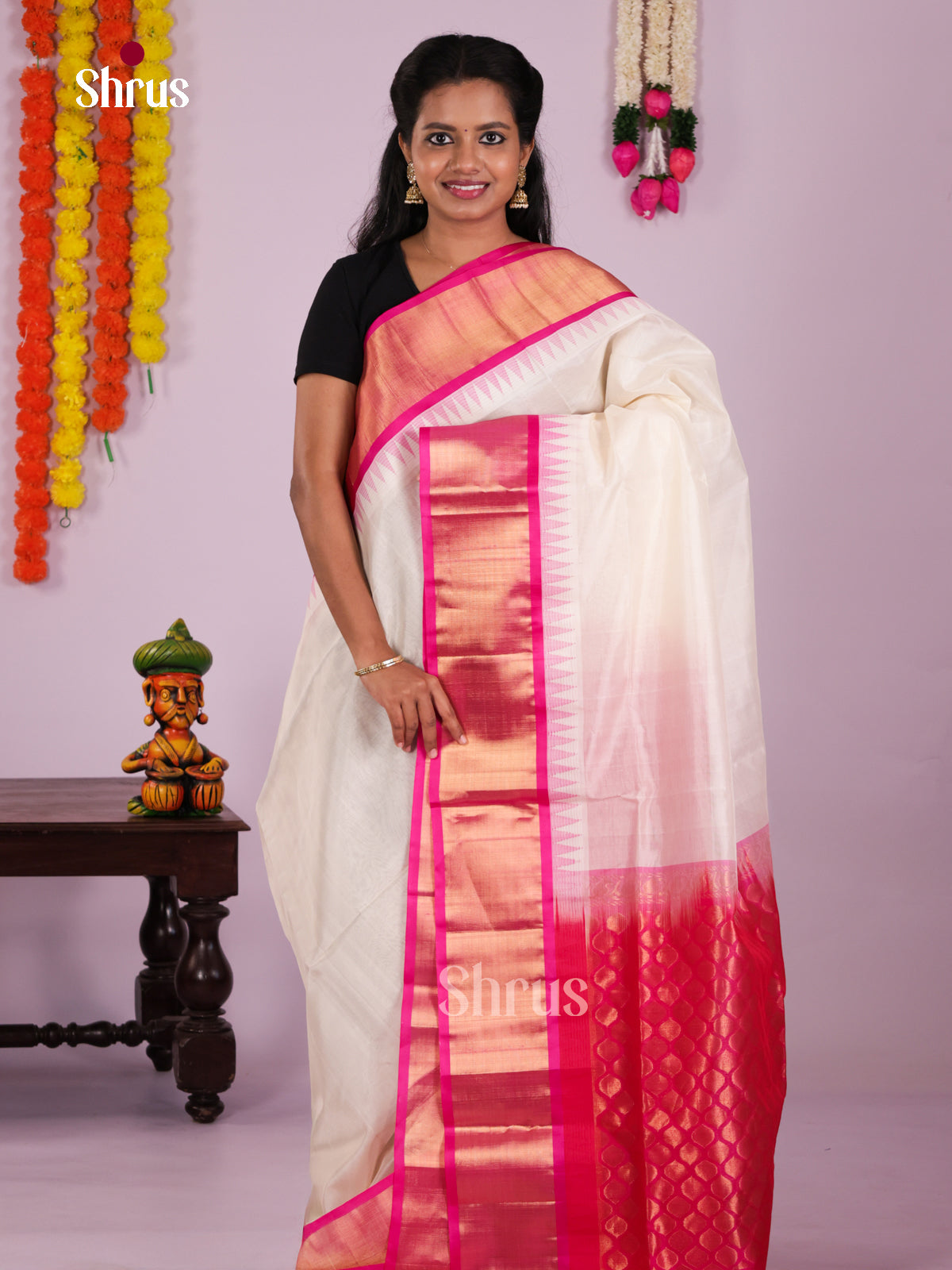DLS04025 - Temple-border Saree