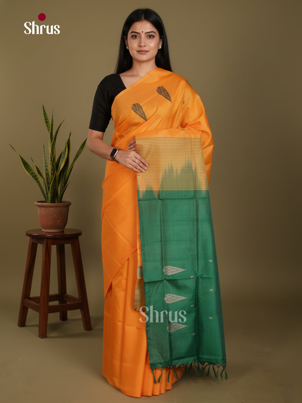 DLS04118 - Banana Pith without blouse Saree