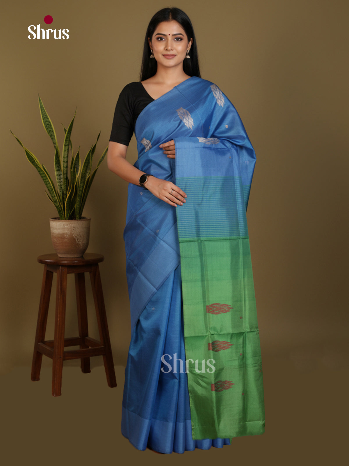 DLS04124 - Banana Pith without blouse Saree - Shop on Shrus.com