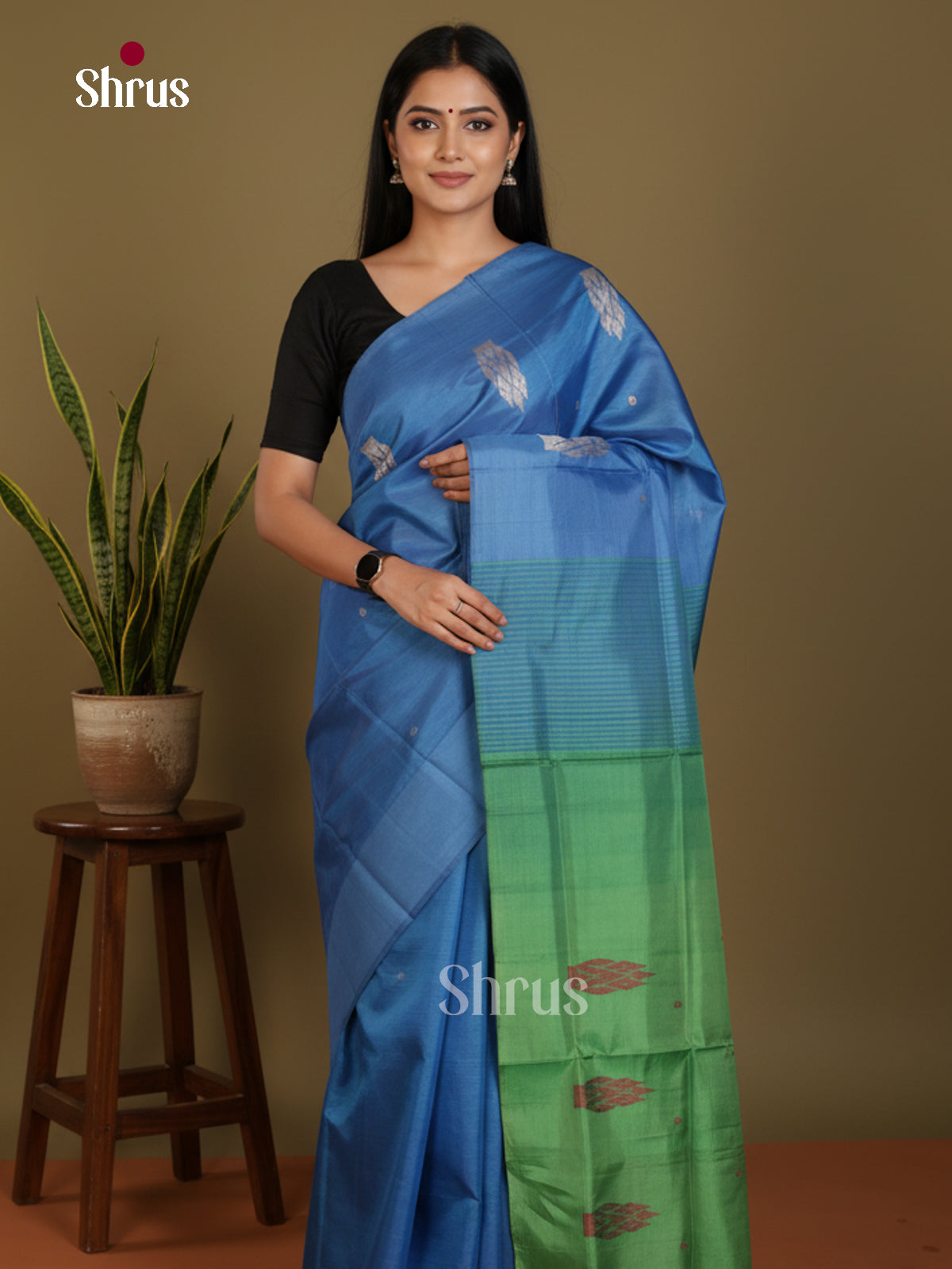 DLS04124 - Banana Pith without blouse Saree - Shop on Shrus.com