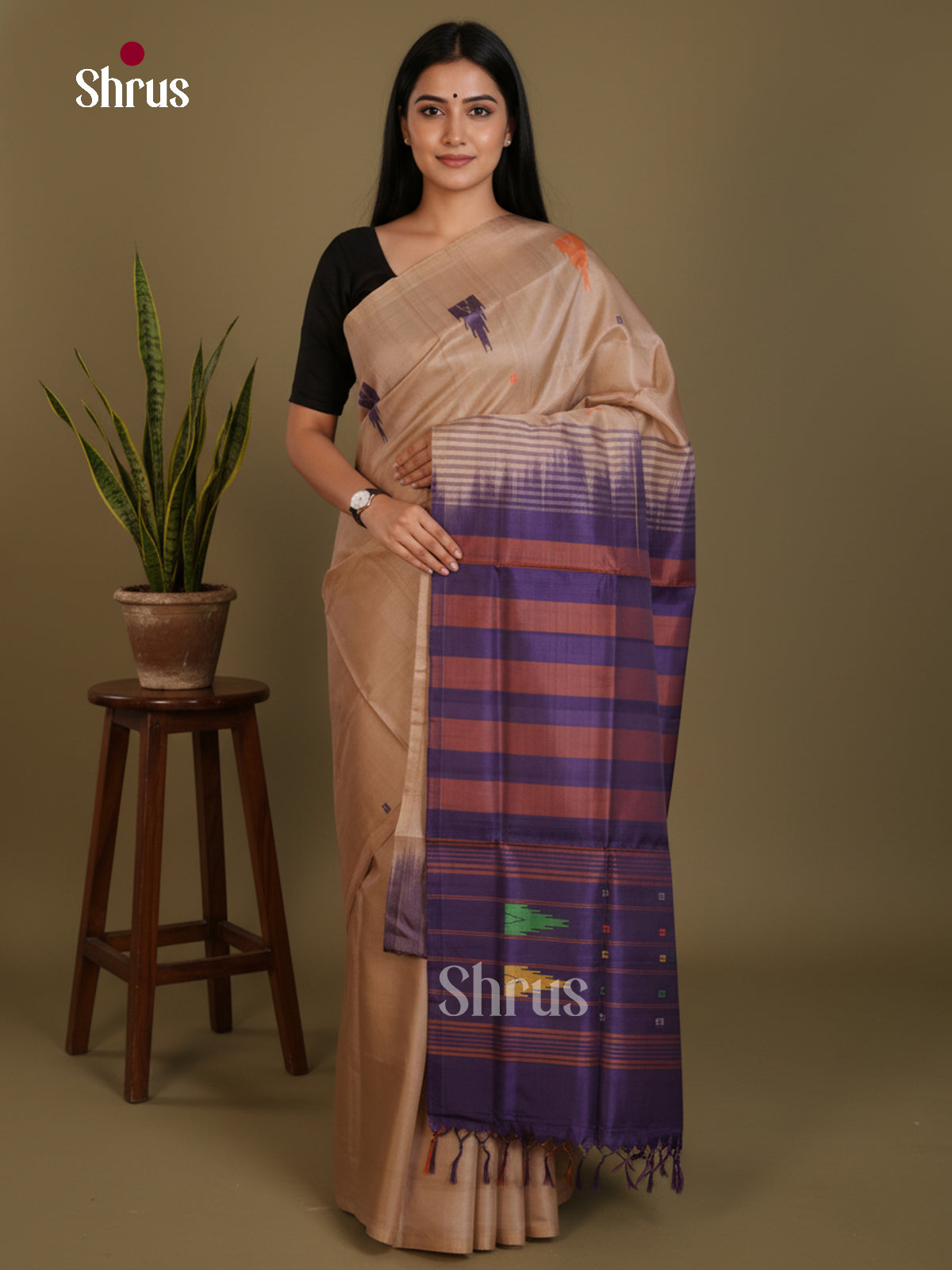 DLS04139 - Banana Pith without blouse Saree - Shop on Shrus.com