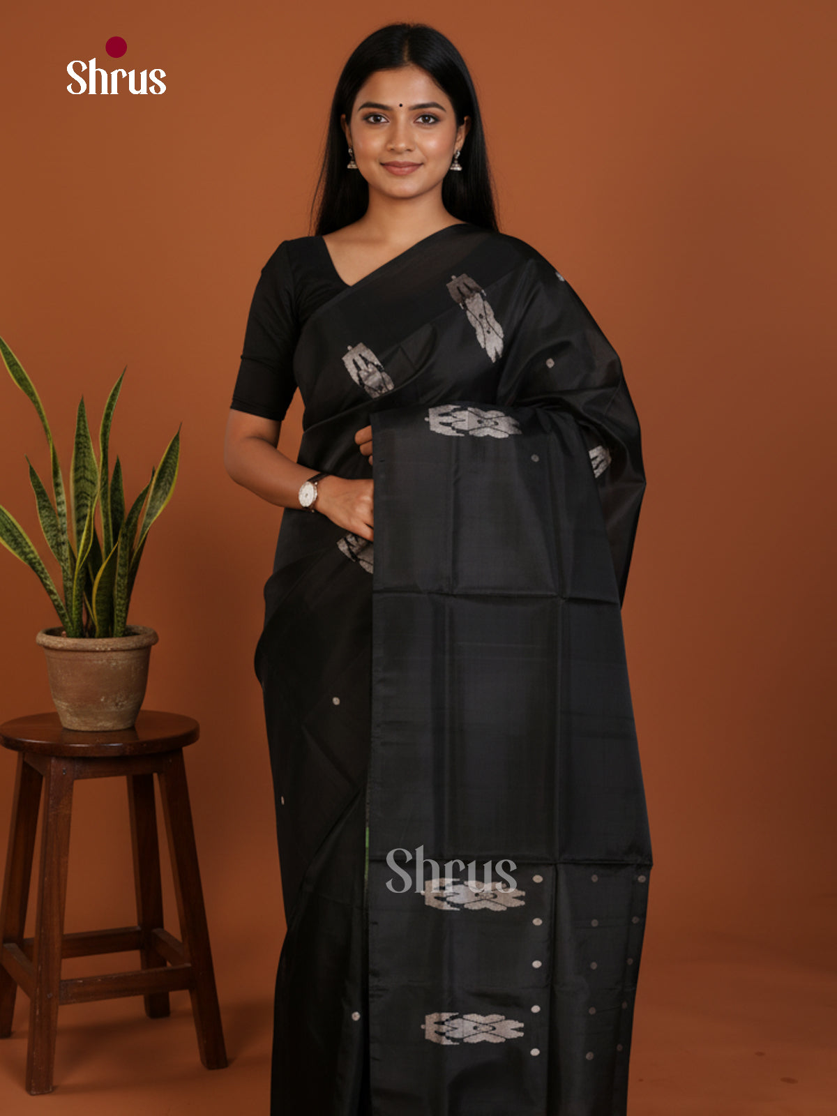 DLS04141 - Banana Pith without blouse Saree - Shop on Shrus.com