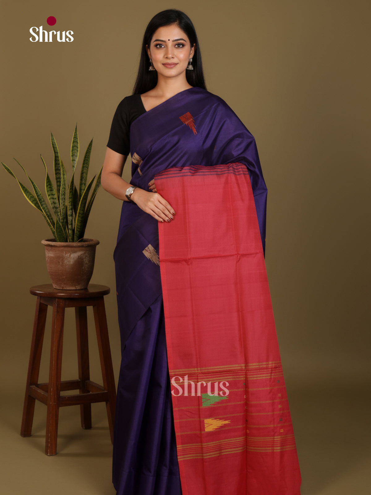 DLS04142 - Banana Pith without blouse Saree - Shop on Shrus.com