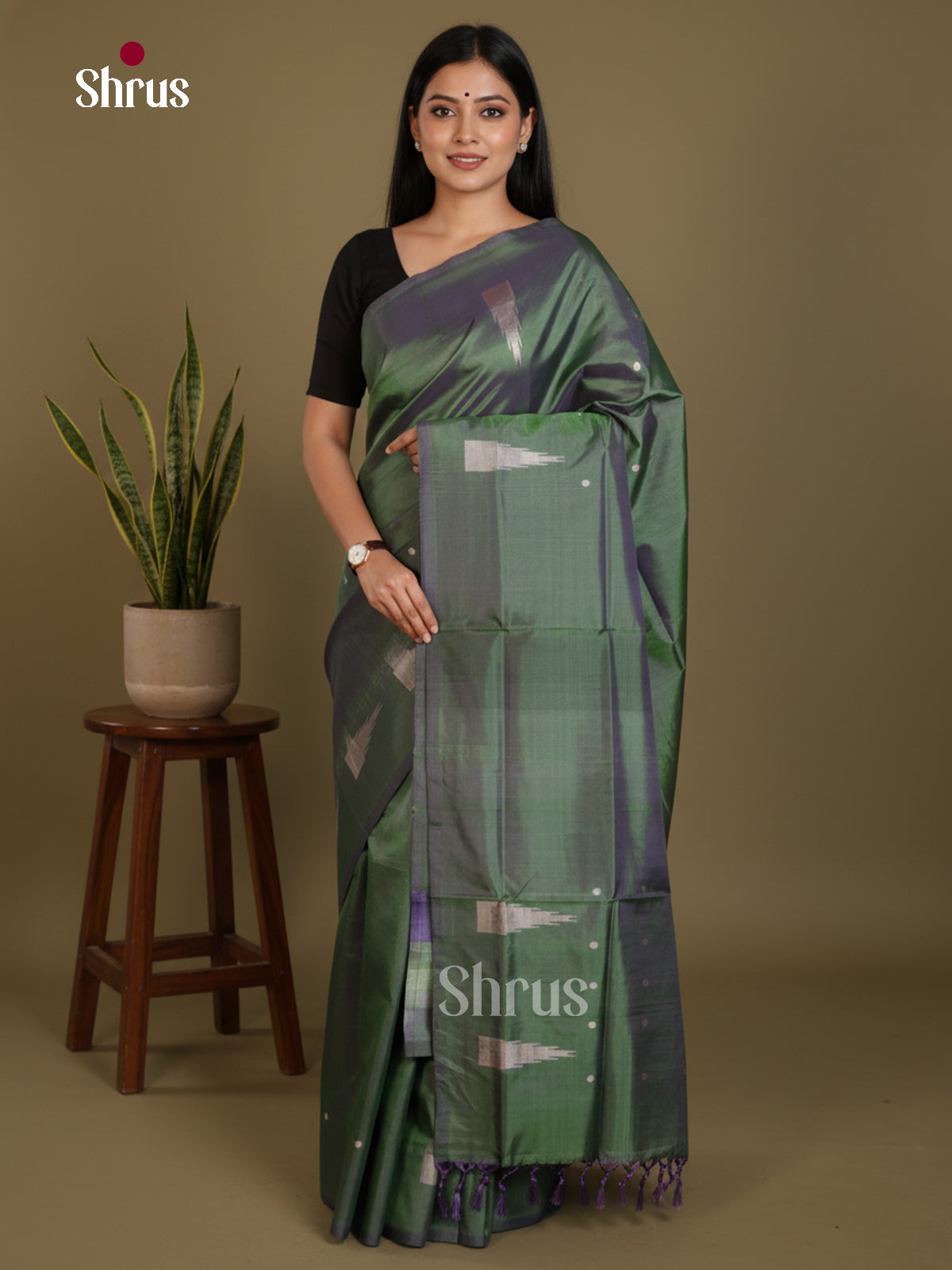 DLS04159 - Banana Pith without blouse Saree - Shop on Shrus.com