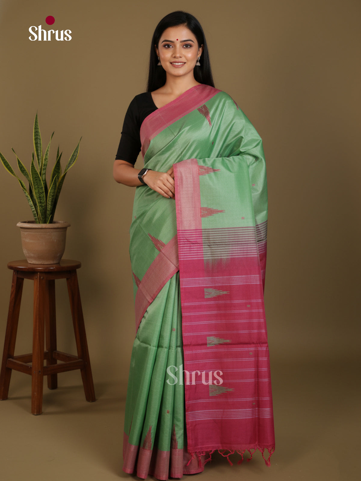 DLS09084 - Banana Pith without blouse Saree - Shop on Shrus.com