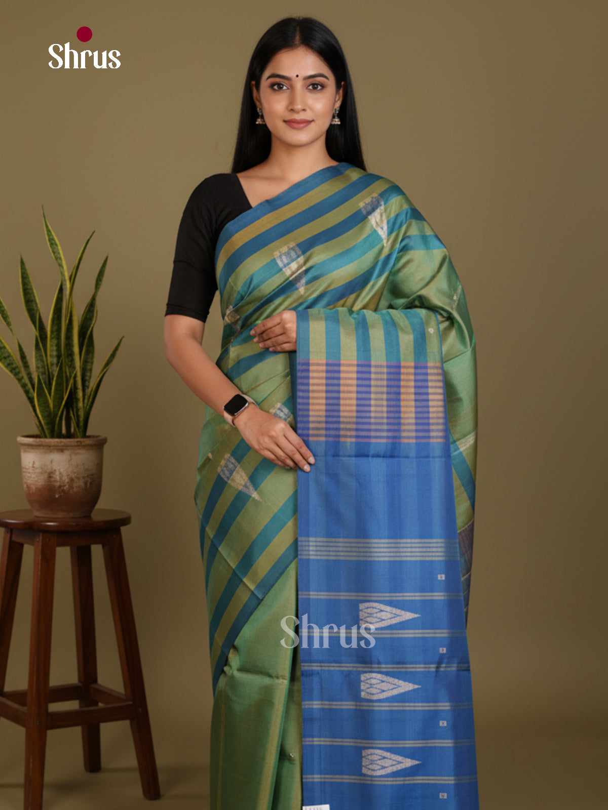 DLS09092 - Banana Pith without blouse Saree - Shop on Shrus.com