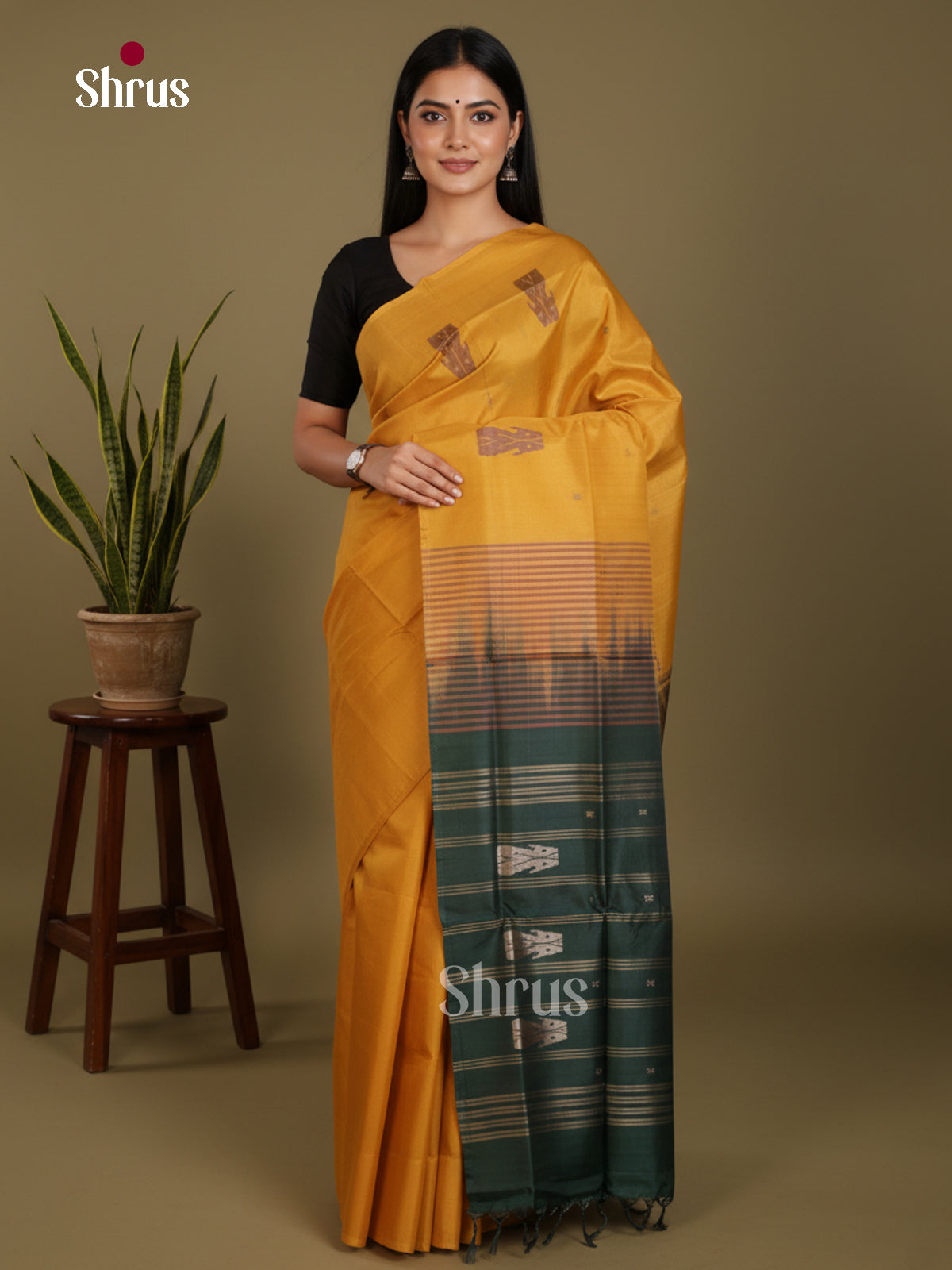 DLS09097 - Banana Pith without blouse Saree - Shop on Shrus.com