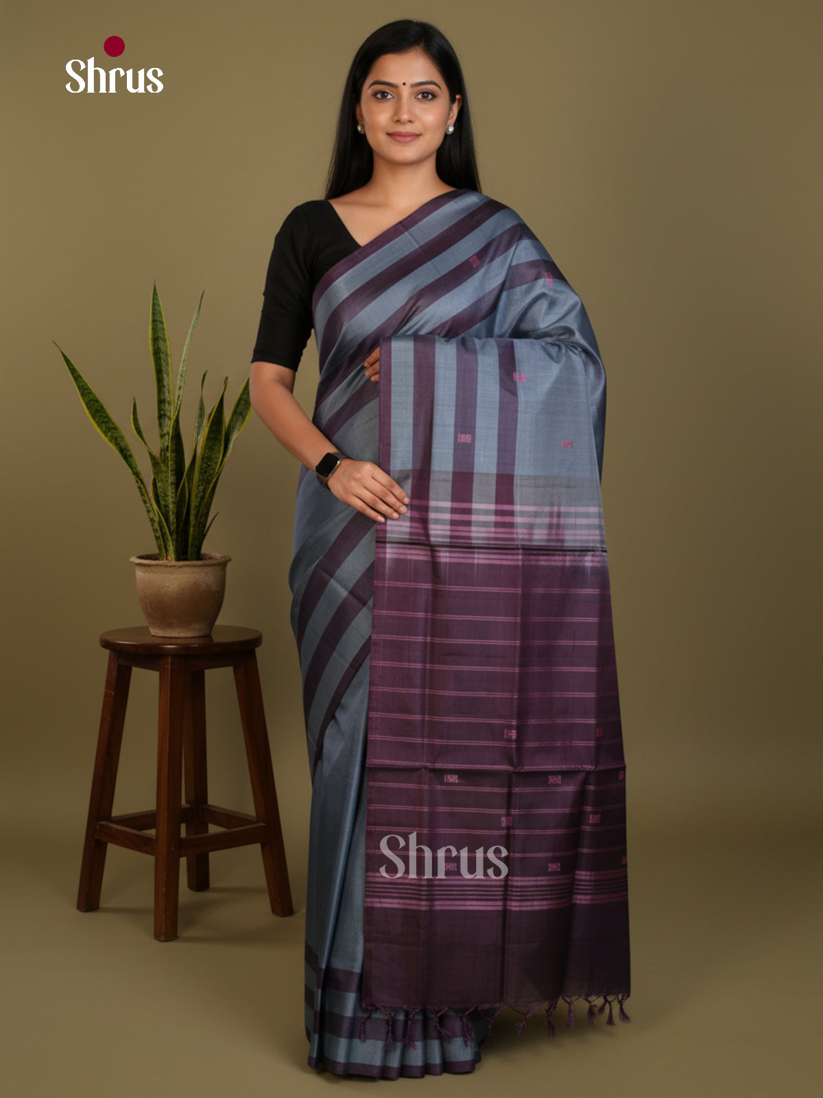 DLS09104 - Banana Pith without blouse Saree - Shop on Shrus.com