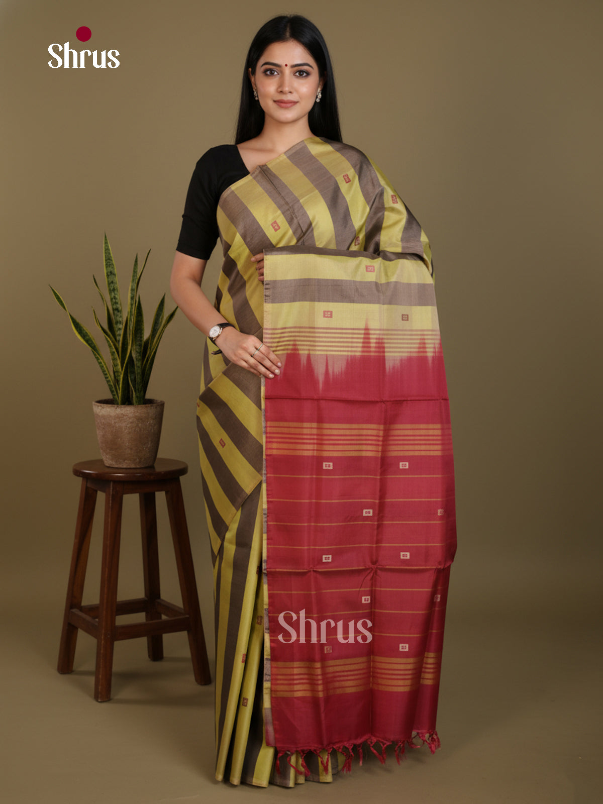 DLS09109 - Banana Pith without blouse Saree - Shop on Shrus.com